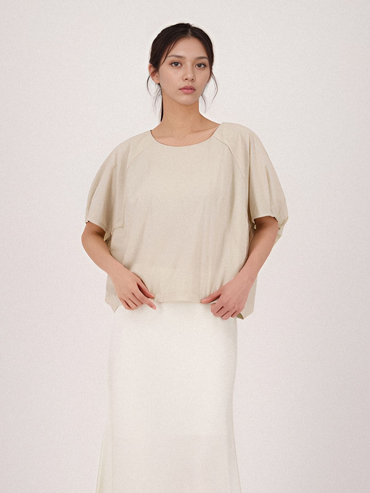 아쿠드(ACUD) Round Neck Raglan Blouse _Beige