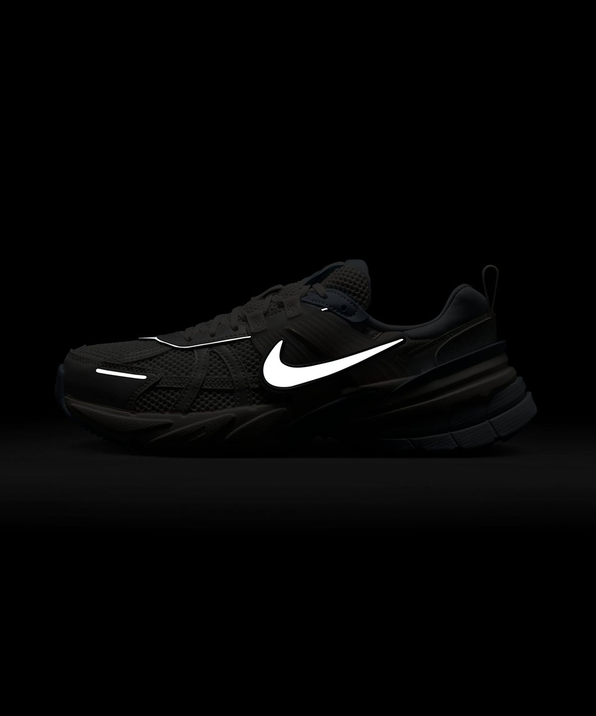 나이키(NIKE) V2K 런 W - 플래티넘 틴트:서밋 화이트:라이트 스모크 그레이 / FD0736-009