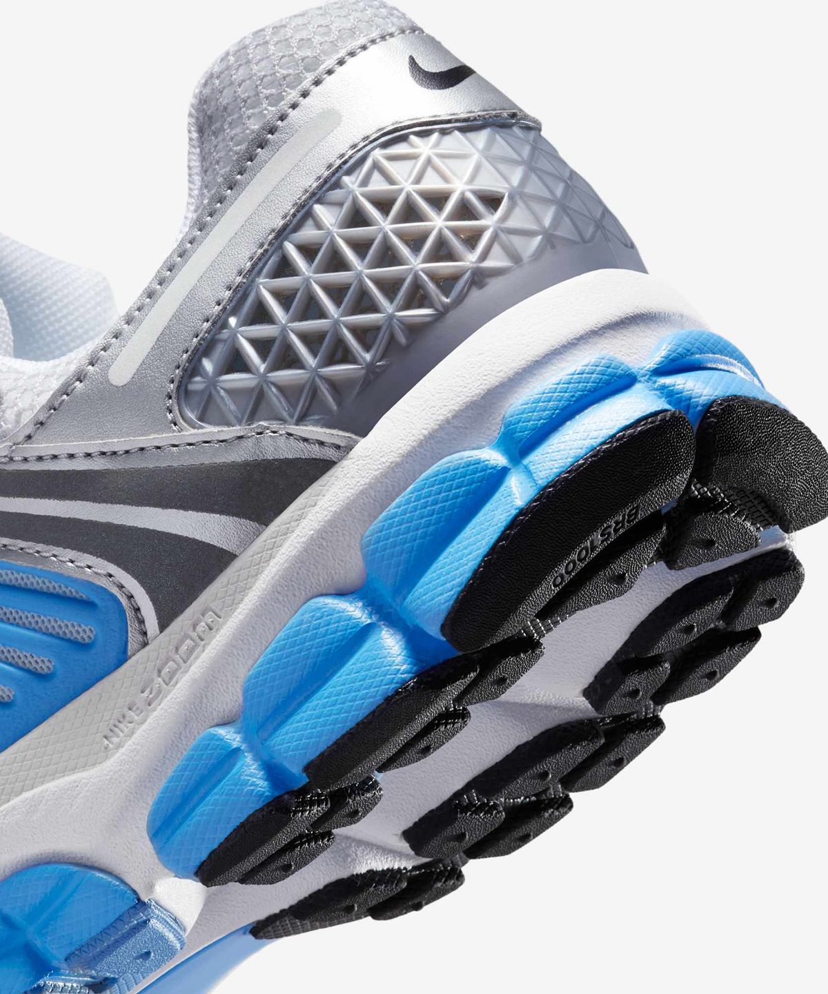 나이키(NIKE) 줌 보메로 5 M - 화이트:퓨어 플래티넘:유니버시티 블루:블랙 / FJ4151-101