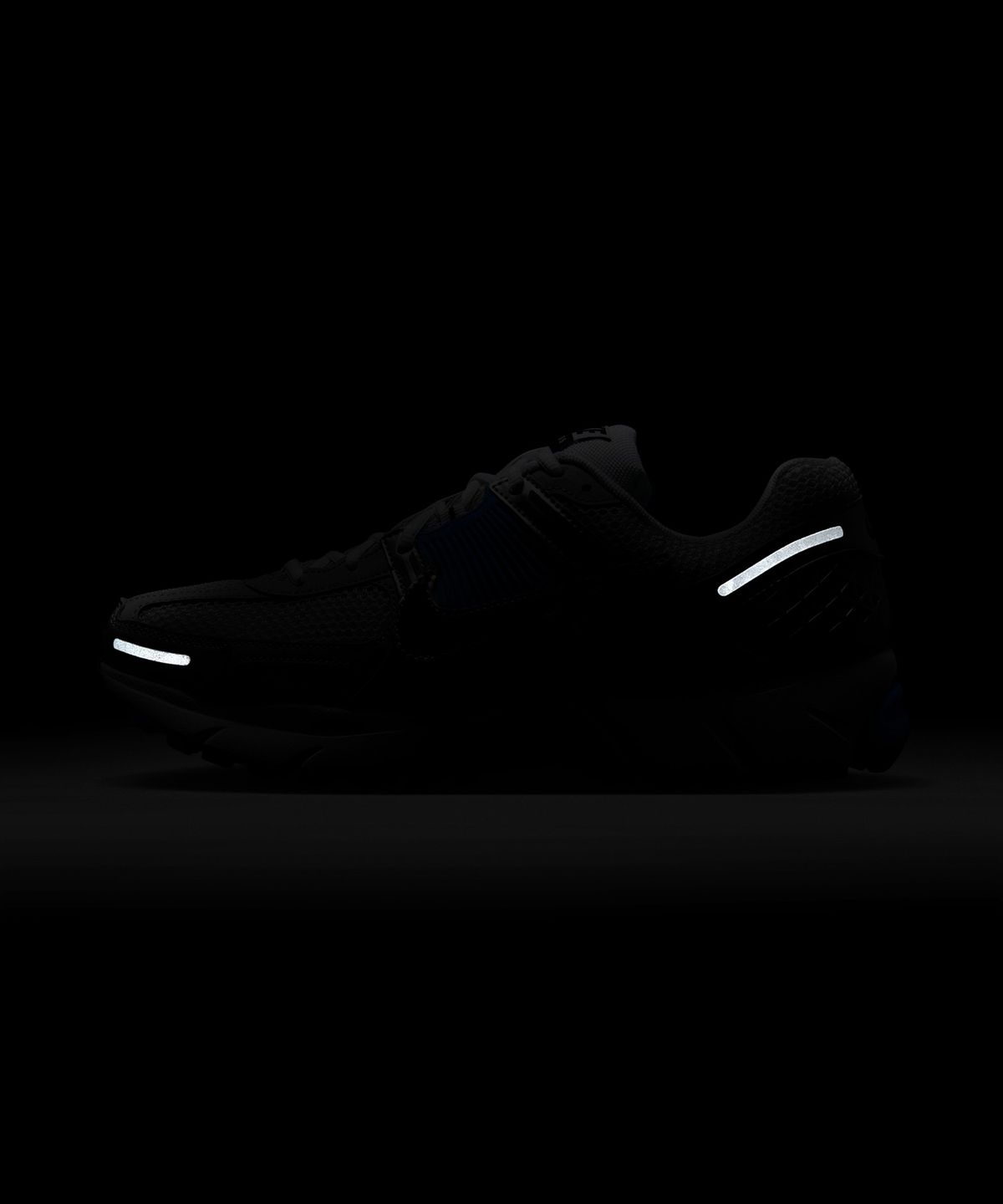 나이키(NIKE) 줌 보메로 5 M - 화이트:퓨어 플래티넘:유니버시티 블루:블랙 / FJ4151-101