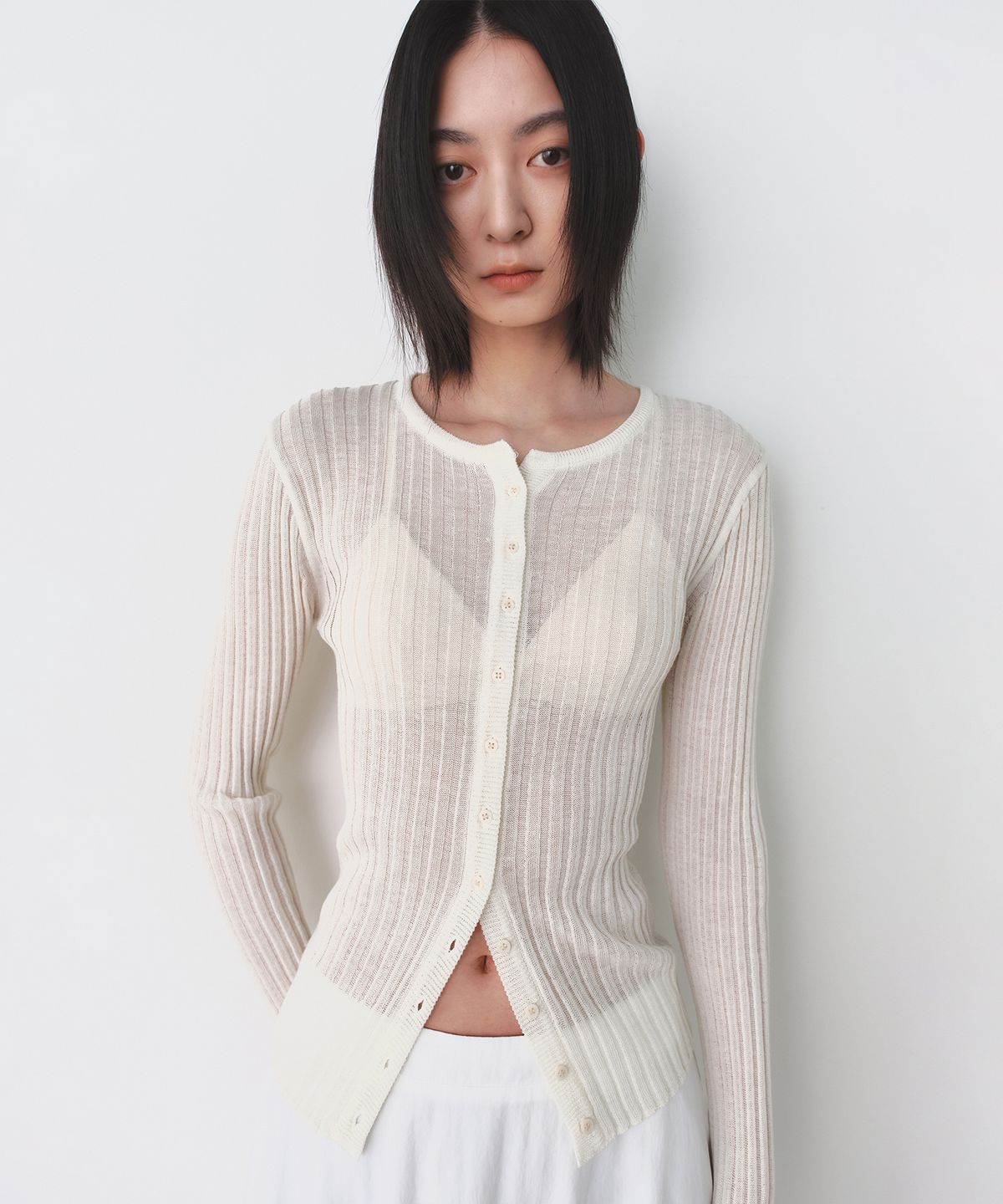 인사일런스 우먼(INSILENCE WOMEN) 시어드 린넨 카디건 IVORY