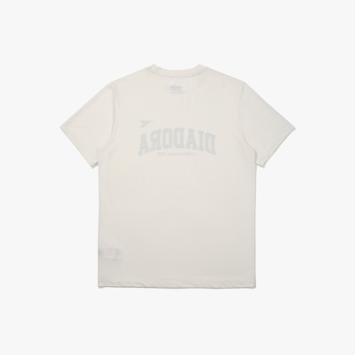 디아도라(diadora) 퍼포먼스 로고 메쉬 반팔 티셔츠 OFF WHITE