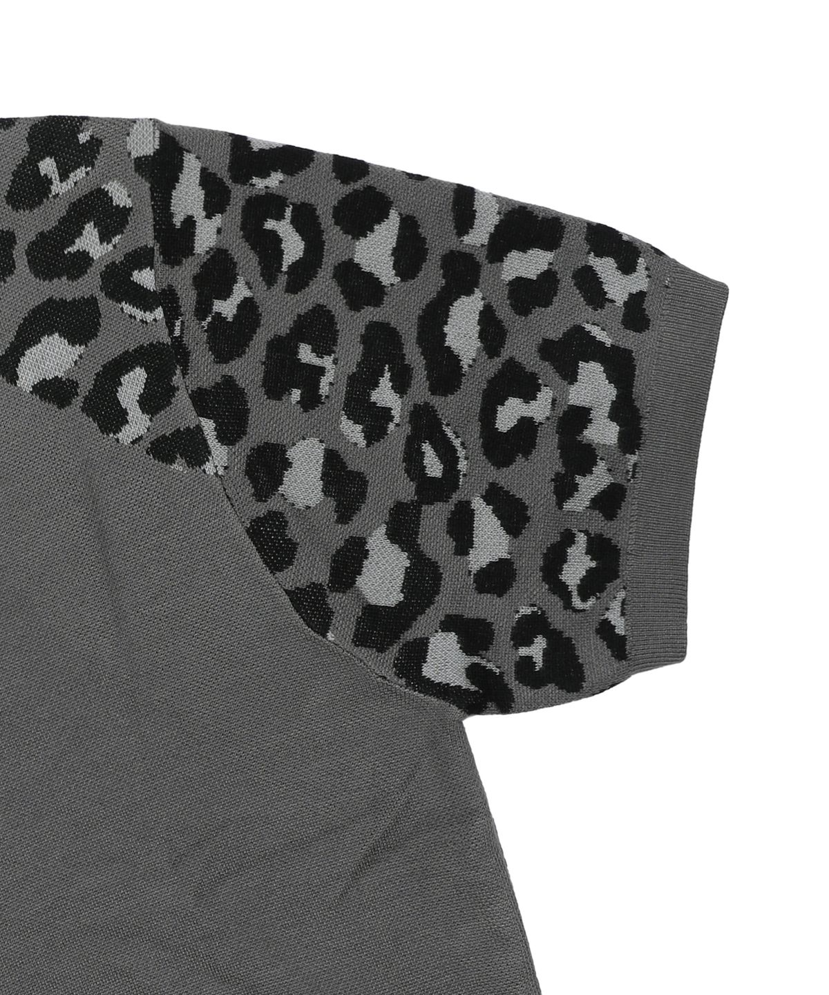 엑스톤즈(XTONZ) XTK151 레오파드 라운드 반팔 니트 집업 (GRAY)