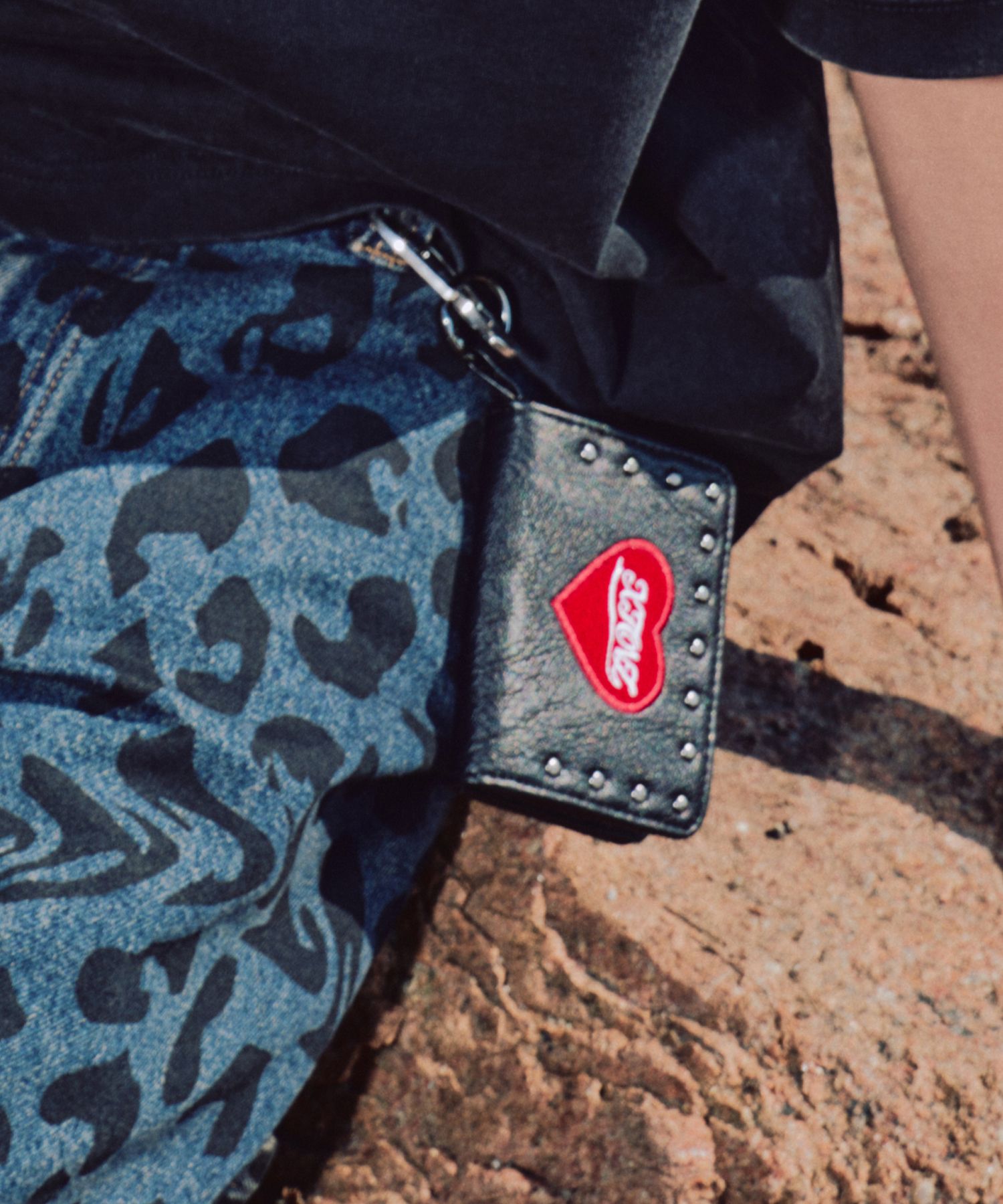 [XTONZ] Heart Logo PU Card Wallet ★大人気★ MUSINSA公式 | XTONZ XTA074 Heart Logo PU Card Wallet (BLACK)