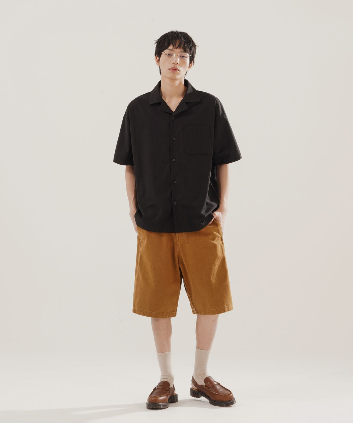 제멋(JEMUT) 오픈 카라 린넨 라이크 반팔셔츠 블랙 KJSS2622