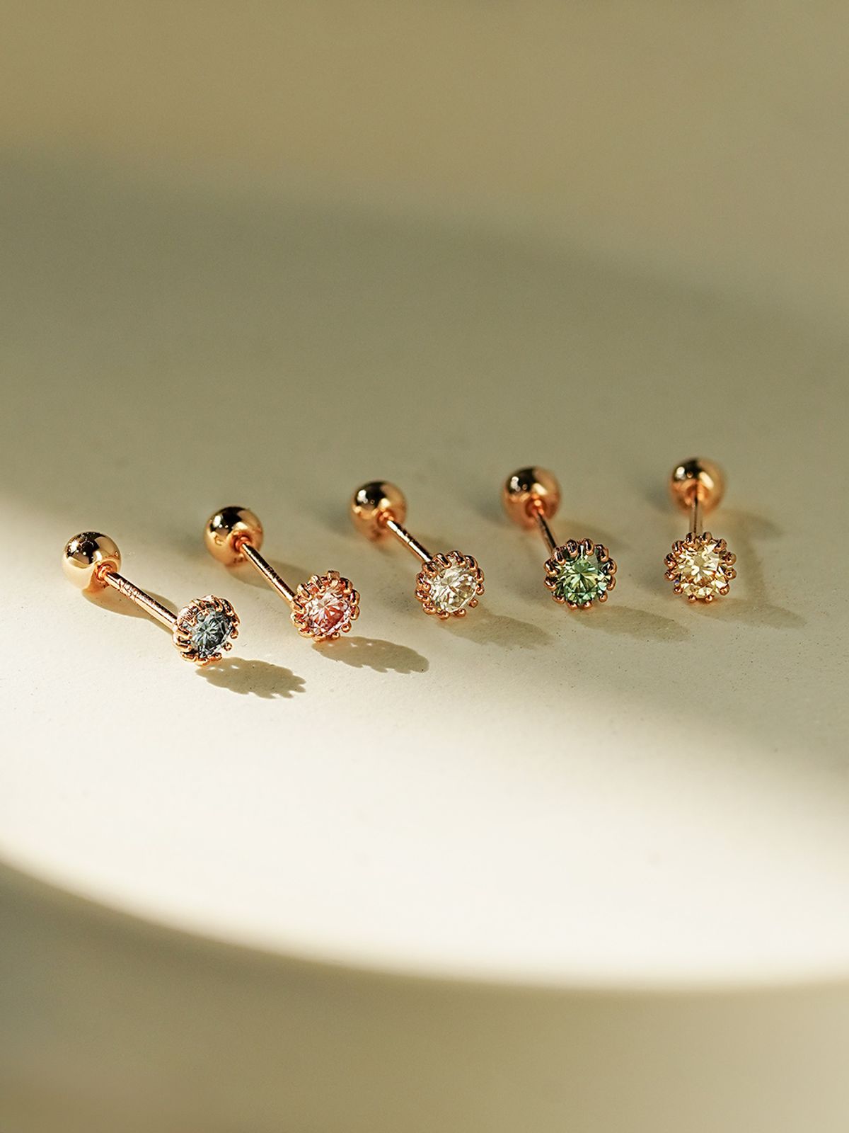 미니멀피어싱(MINIMALPIERCING) 14K 모이사나이트 다이아 샤이닝 피어싱 귀걸이
