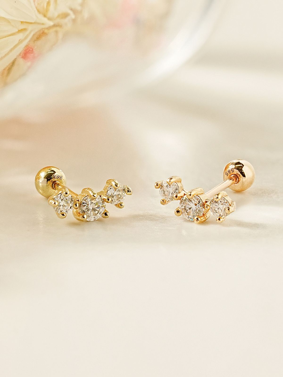 미니멀피어싱(MINIMALPIERCING) 14K 모이사나이트 다이아 트리플 크라운 피어싱 귀걸이