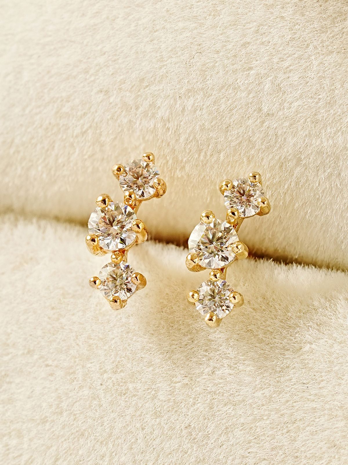 미니멀피어싱(MINIMALPIERCING) 14K 모이사나이트 다이아 트리플 크라운 피어싱 귀걸이