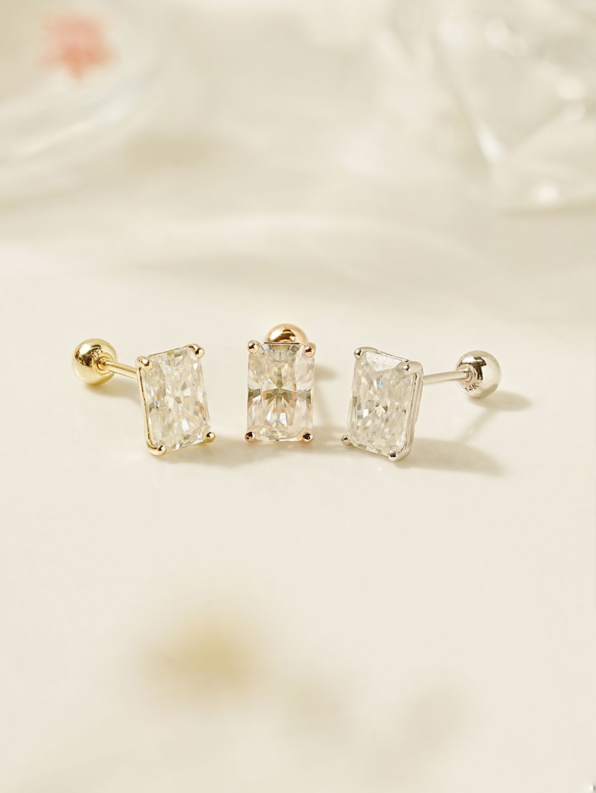 미니멀피어싱(MINIMALPIERCING) 14K 모이사나이트 다이아 롬브 피어싱 귀걸이