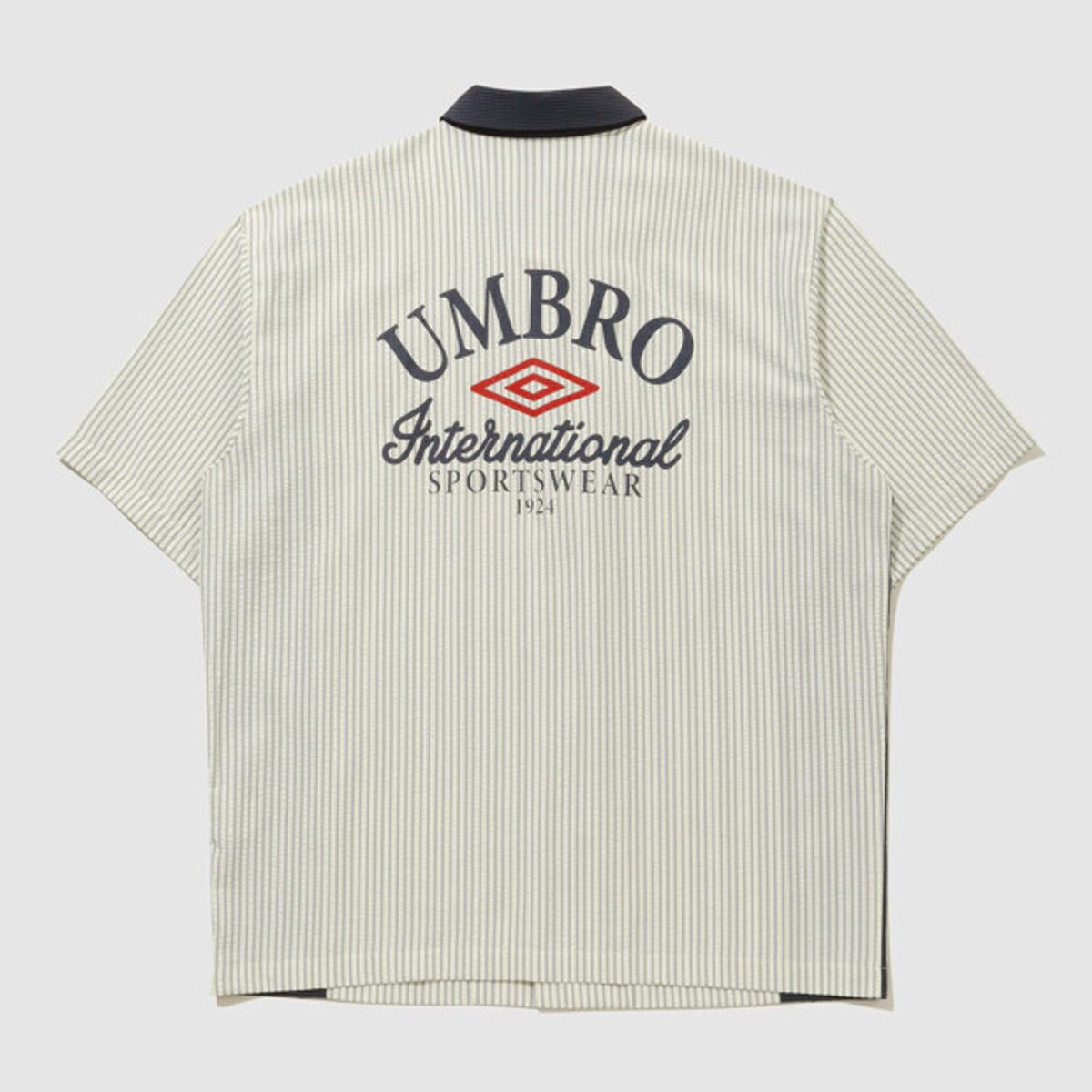 엄브로(UMBRO) 시어서커 반팔 셔츠 화이트(UQ221CJK65)