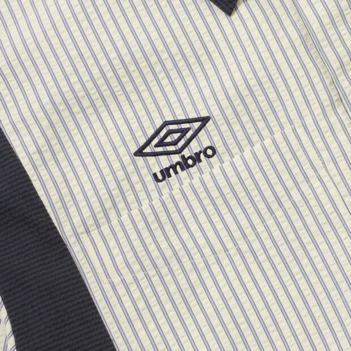 엄브로(UMBRO) 시어서커 반팔 셔츠 화이트(UQ221CJK65)