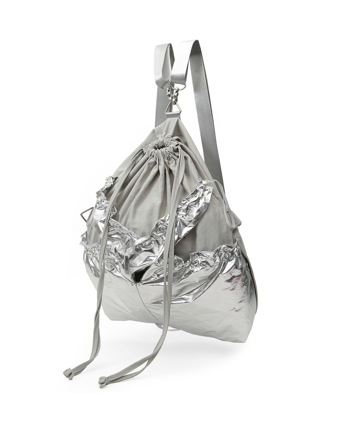 언더컨트롤 스튜디오(UNDERCONTROL STUDIO) 포켓 디테일 탈부착 스트랩 백팩 숄더백 여성 가방 2WAY LAYERED CABBAGE BAG / SILVER METAL LAYER