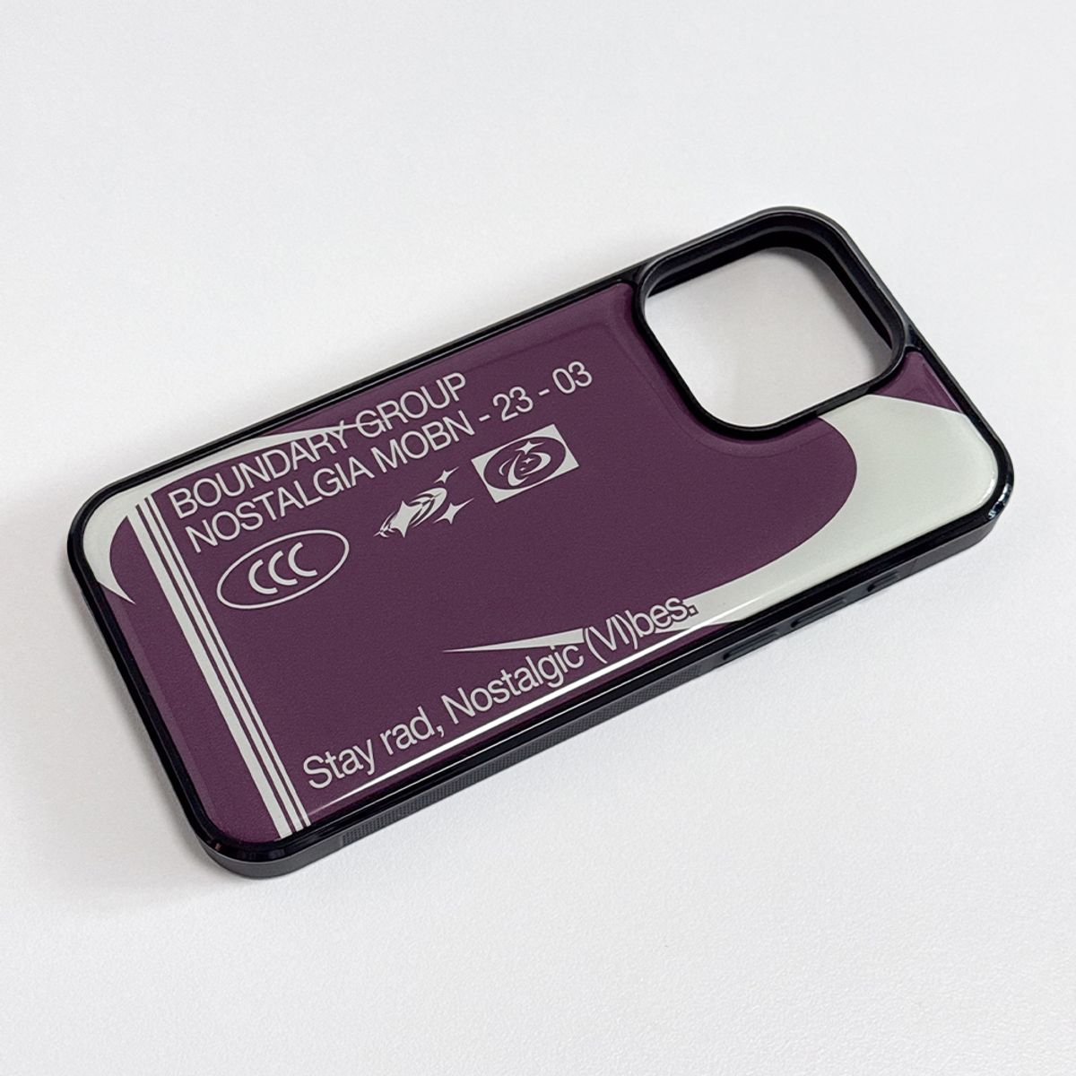 메모리즈바운더리(MEMORIESBOUNDARY) Dusty, Nostalgic Vibes Phone Case (DarkPlum/Ivory)