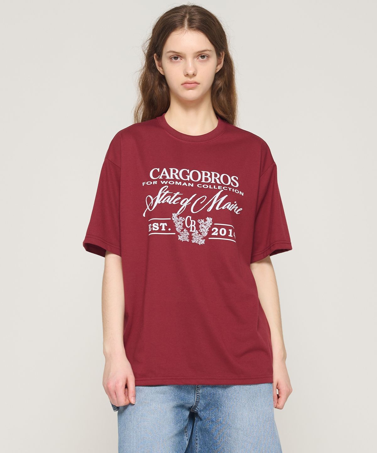 카고브로스 포 우먼(CARGOBROS FOR WOMAN) 스테이트 오브 메인 레터링 반팔 티셔츠 (와인)