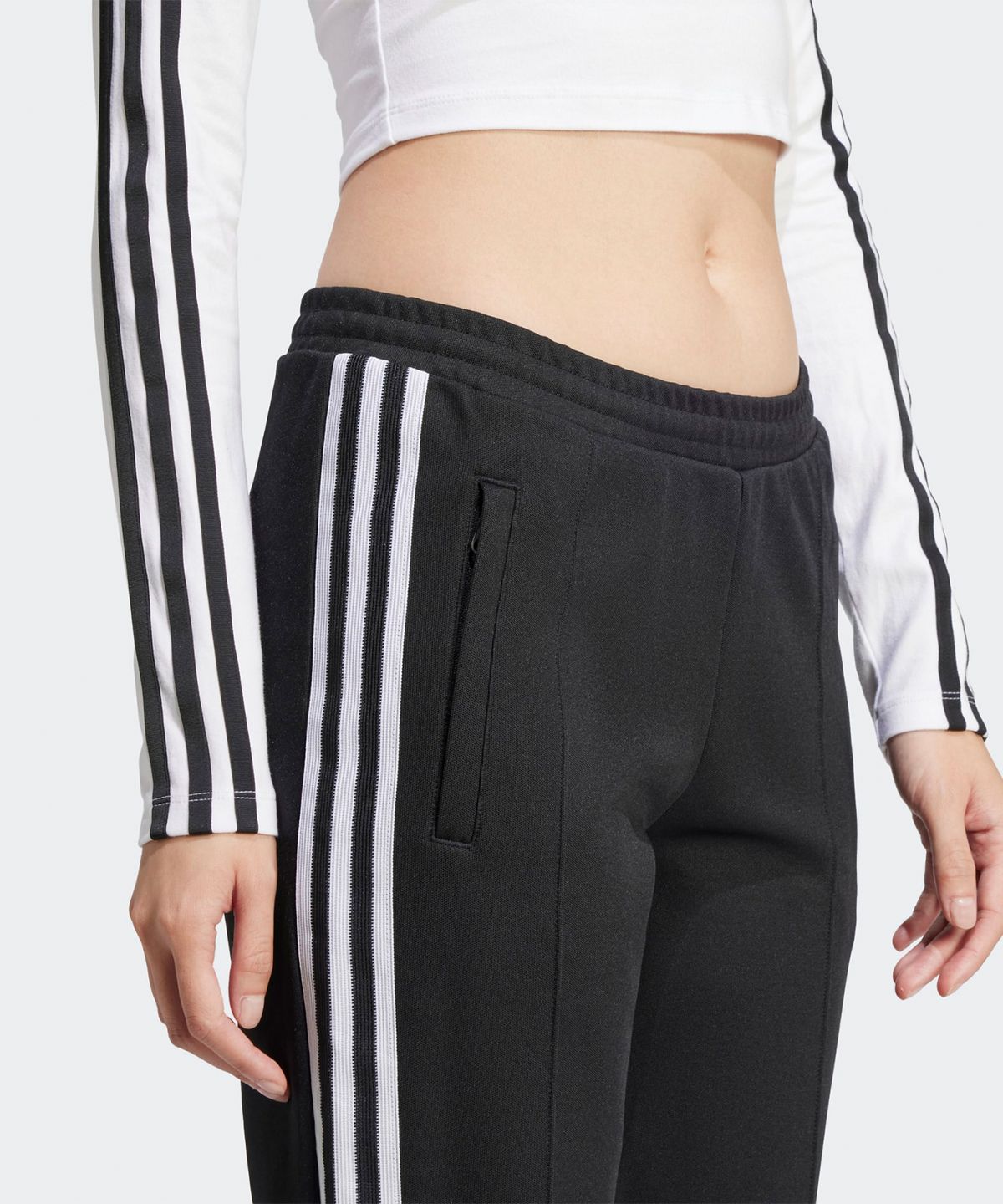 아디다스(ADIDAS) 3S 긴팔 크롭 티 - 화이트 / JD4625