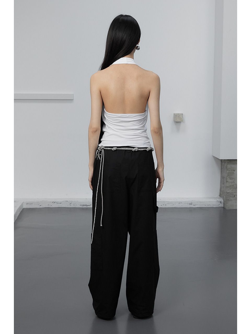 [CERRIC] DRAPE HALTER NECK SLEEVELESS /追跡付 MUSINSA公式 | CERRIC DRAPE HALTER NECK SLEEVELESS / WHITE
