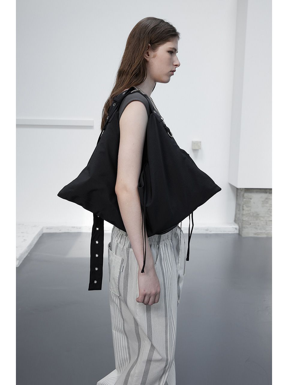 [CERRIC] EYELET SHOULDER BAG / 追跡付 MUSINSA公式 | CERRIC EYELET SHOULDER BAG / BLACK