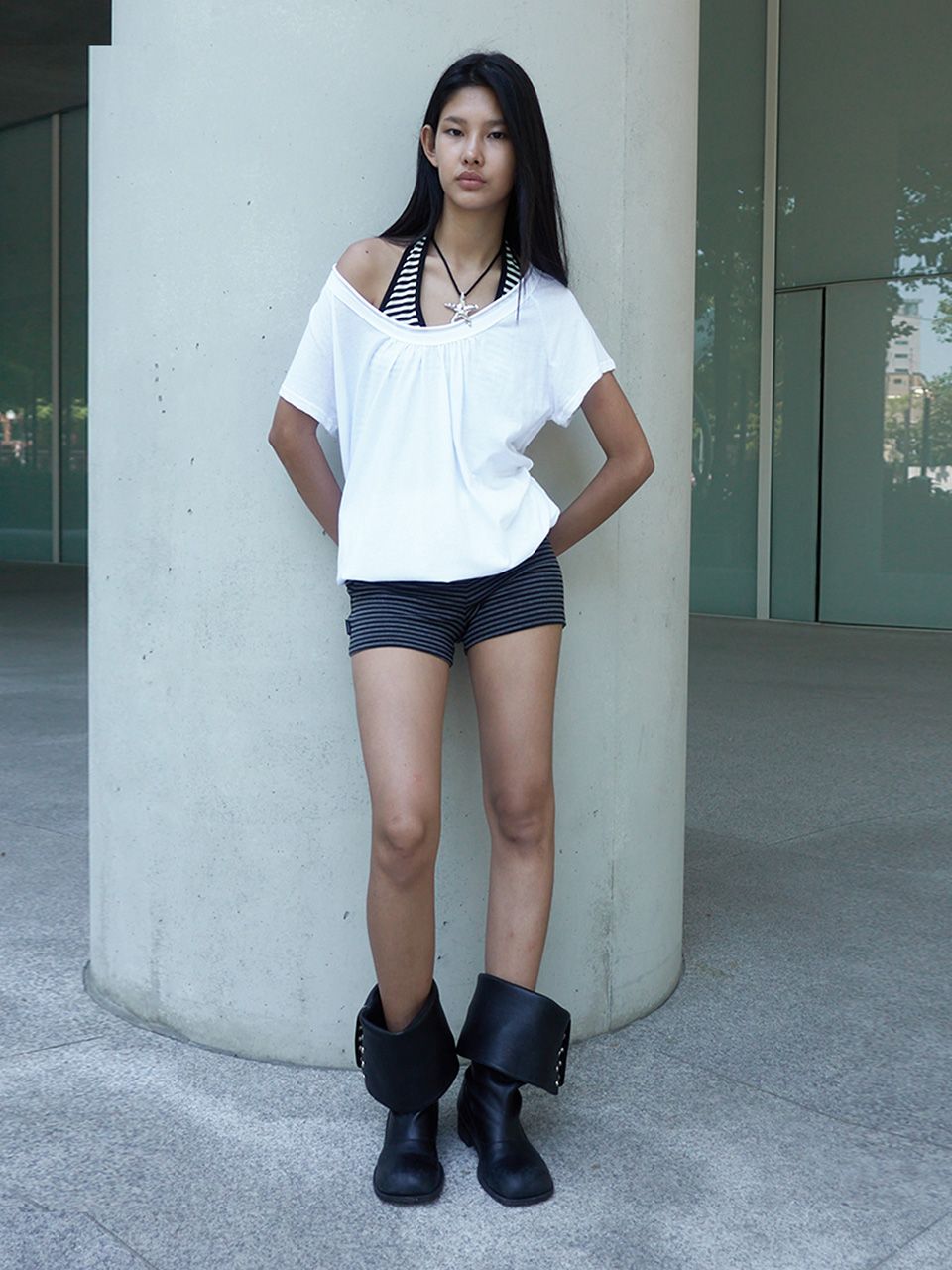 세릭(CERRIC) ROUND DRAWSTRING HEM TOP / WHITE - 사이즈 & 후기 | 무신사