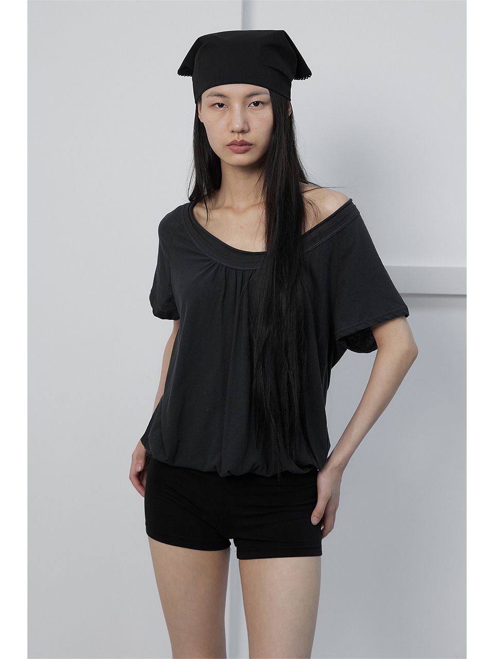 세릭(CERRIC) ROUND DRAWSTRING HEM TOP / CHARCOAL - 사이즈 & 후기