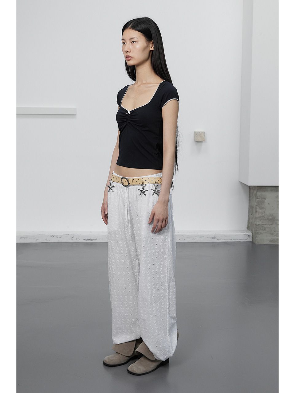 ★CERRIC★RIBBON LACE HALF TOP★1886★Navy★韓国★大人気★ MUSINSA | CERRIC RIBBON LACE HALF TOP / NAVY