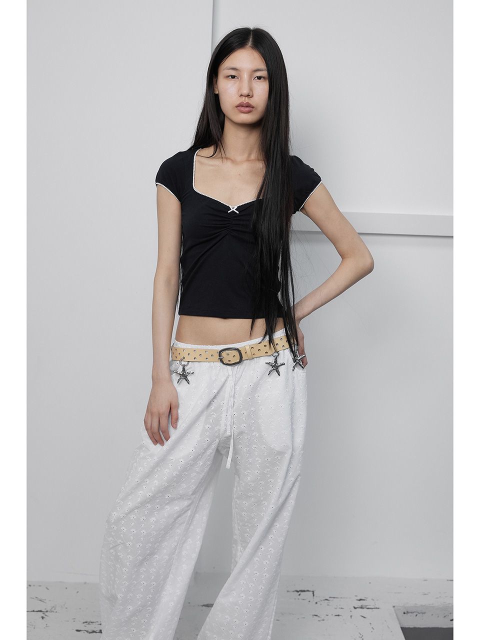 ★CERRIC★RIBBON LACE HALF TOP★1886★Navy★韓国★大人気★ MUSINSA | CERRIC RIBBON LACE HALF TOP / NAVY