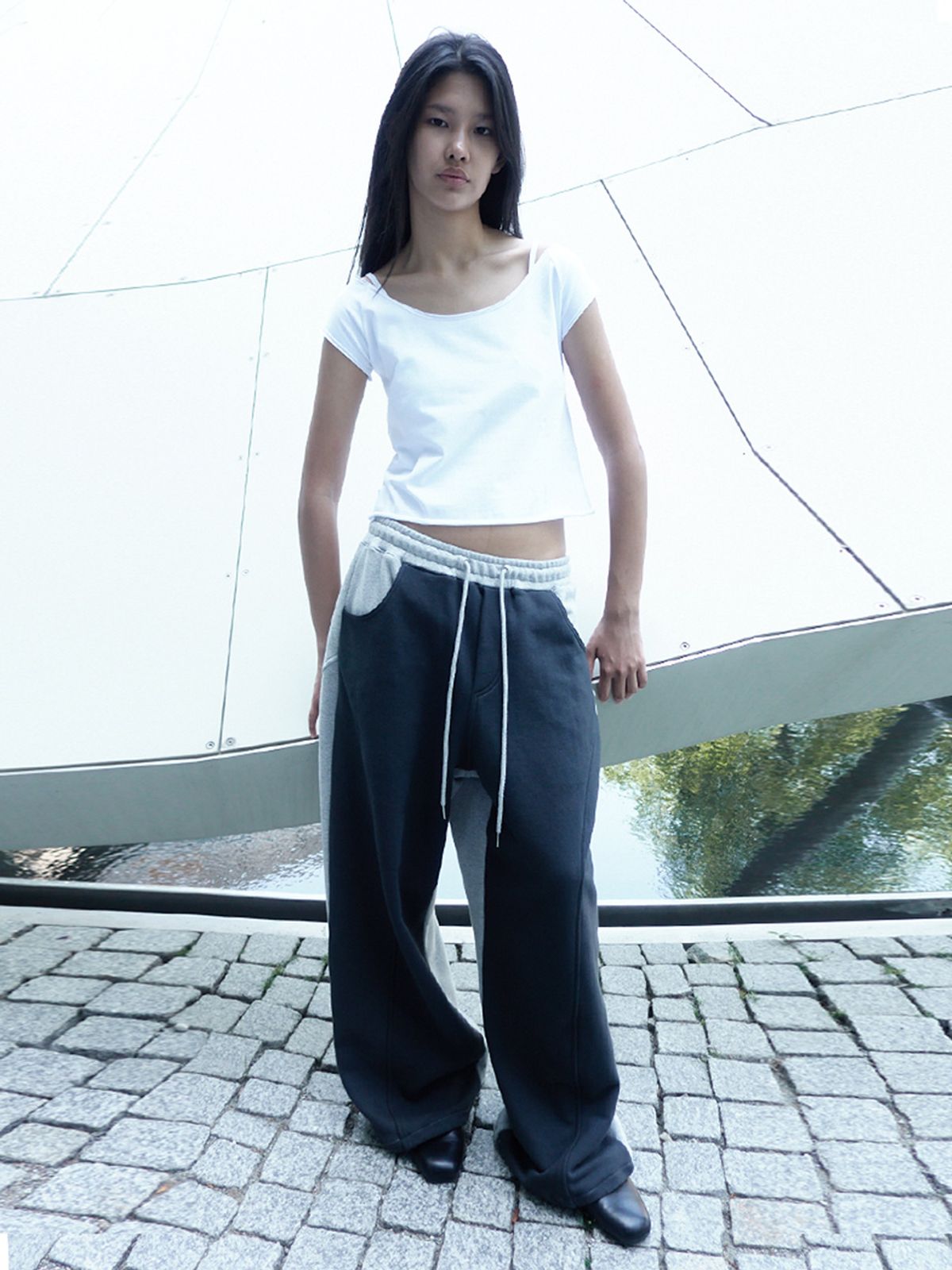 세릭(CERRIC) DEEP ROUND HALF TOP / WHITE