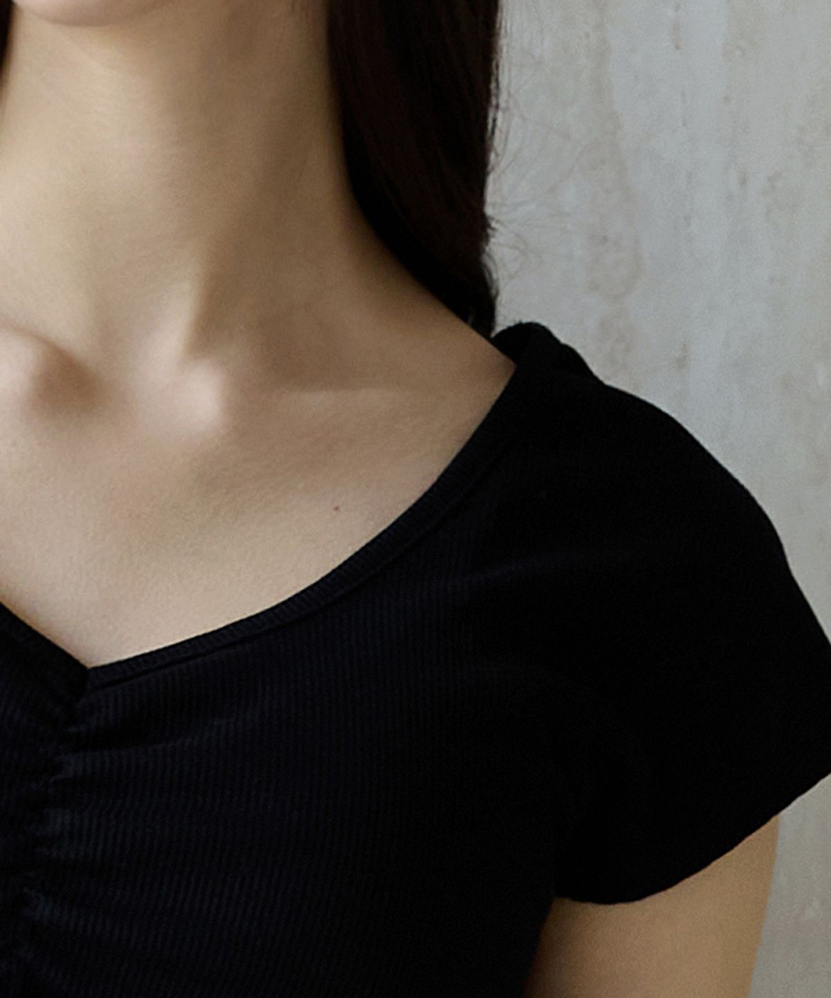데비웨어(DEVIWEAR) 줄리 셔링 캡 슬리브 DEVI-T0130-블랙
