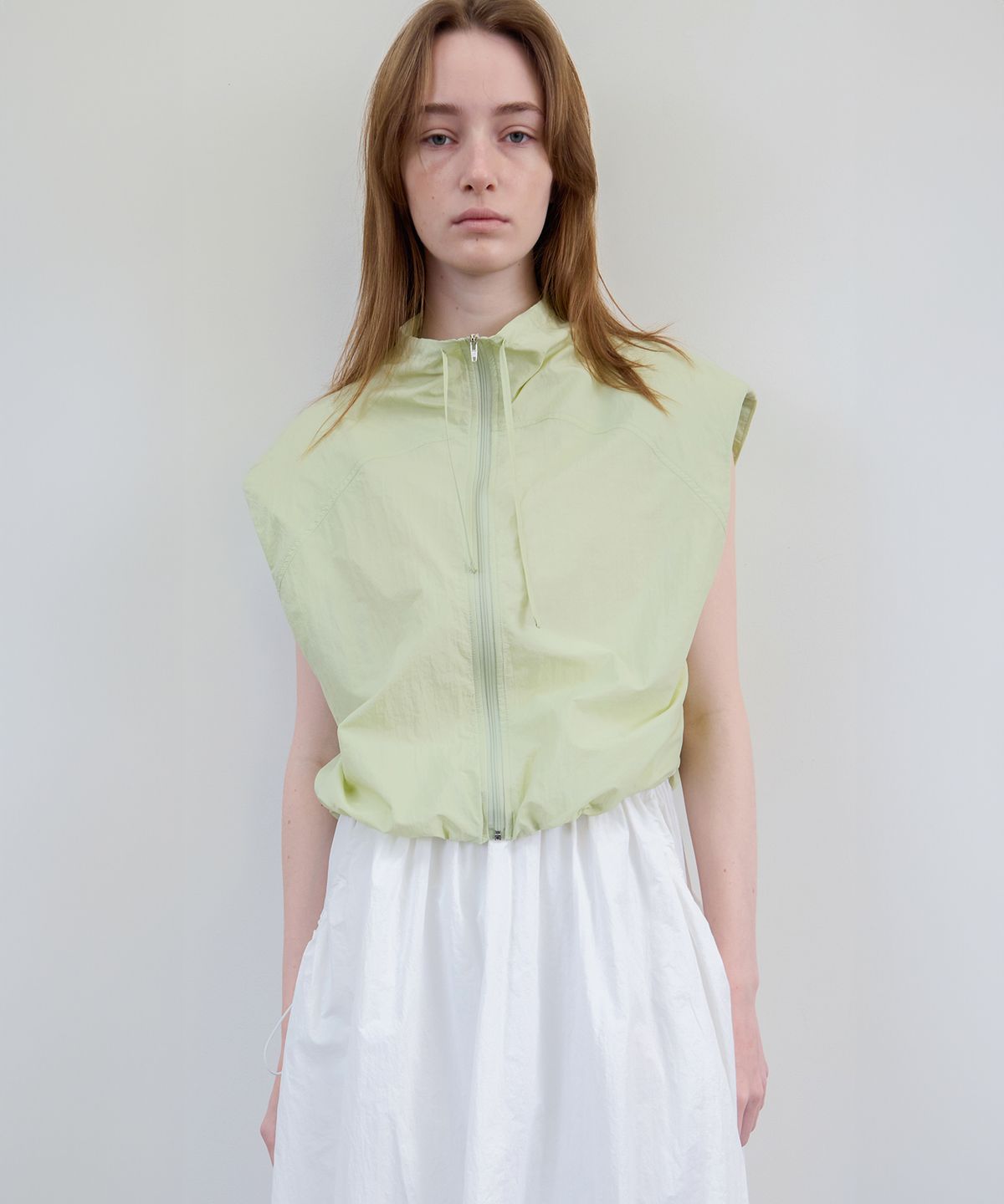 르바(LEVAR) Cool Breeze Sleeveless Anorak - Glowing Lime
