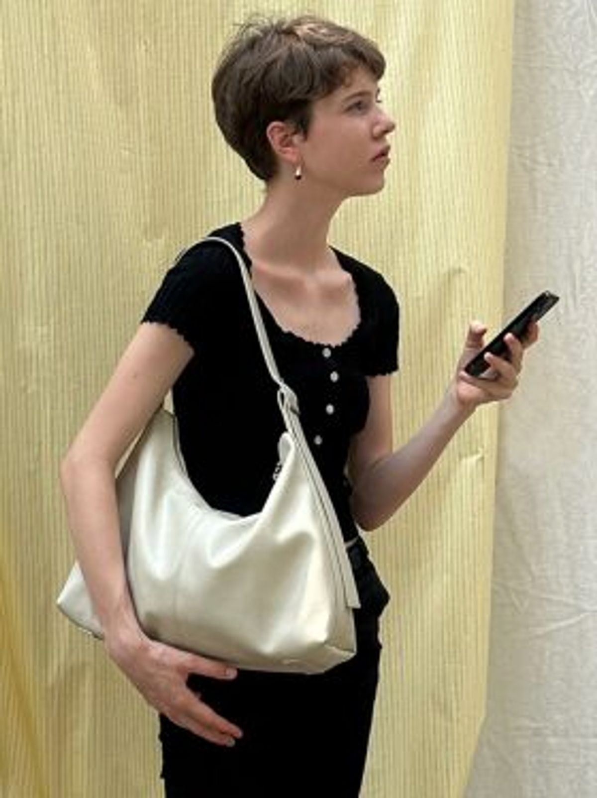 데누(DENU) [아울렛] Jane Buckle Boulder Bag [BEIGE]