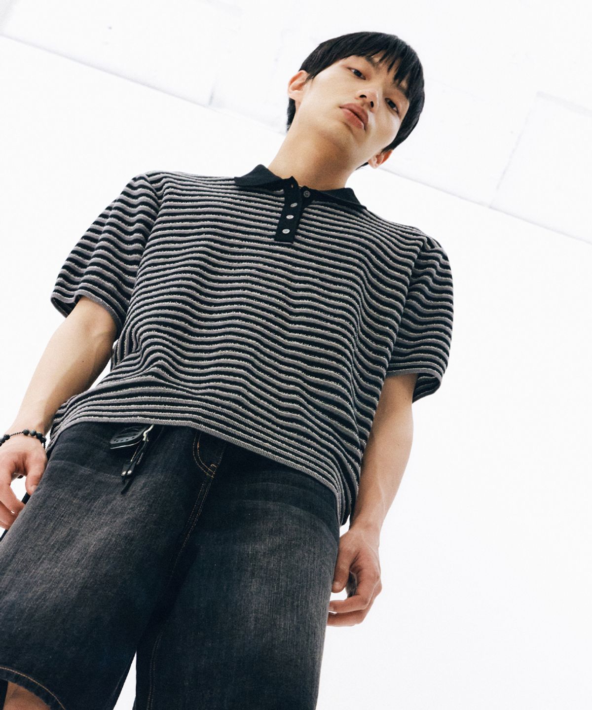 인템포무드(INTEMPOMOOD) 호라이즌 스트라이프 카라 니트_블랙