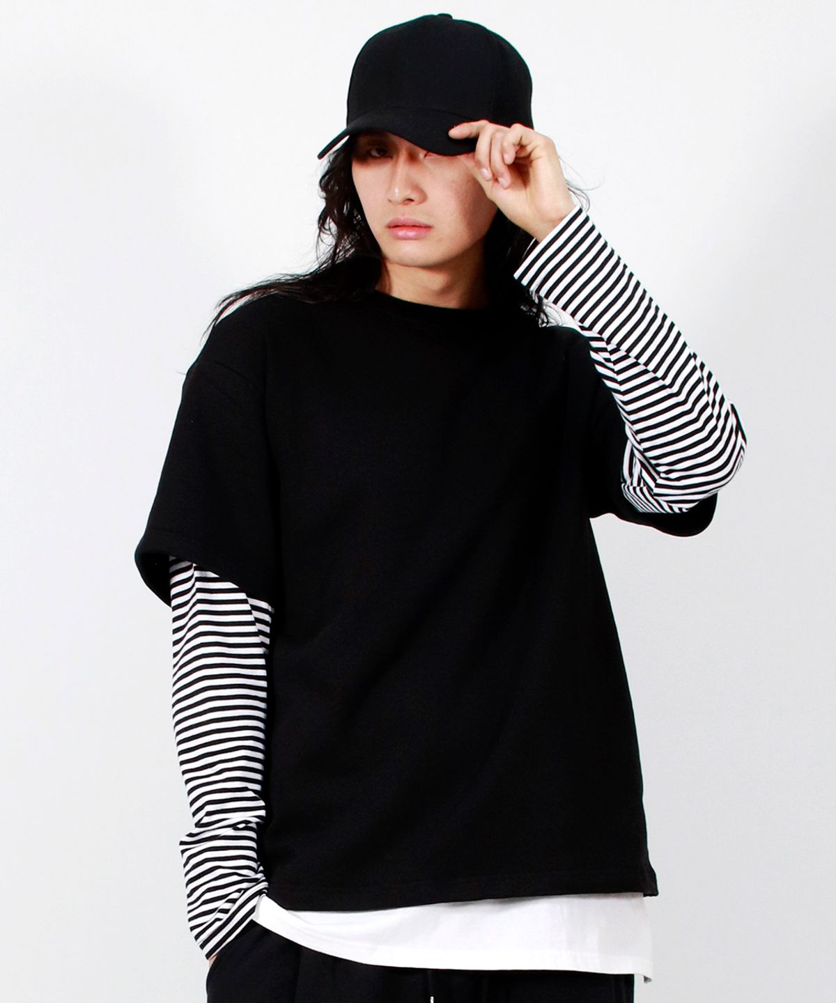 드마크(DEMARC) M LAYERED SLEEVE BOXY FIT CREW NECK T-SHIRT BLACK