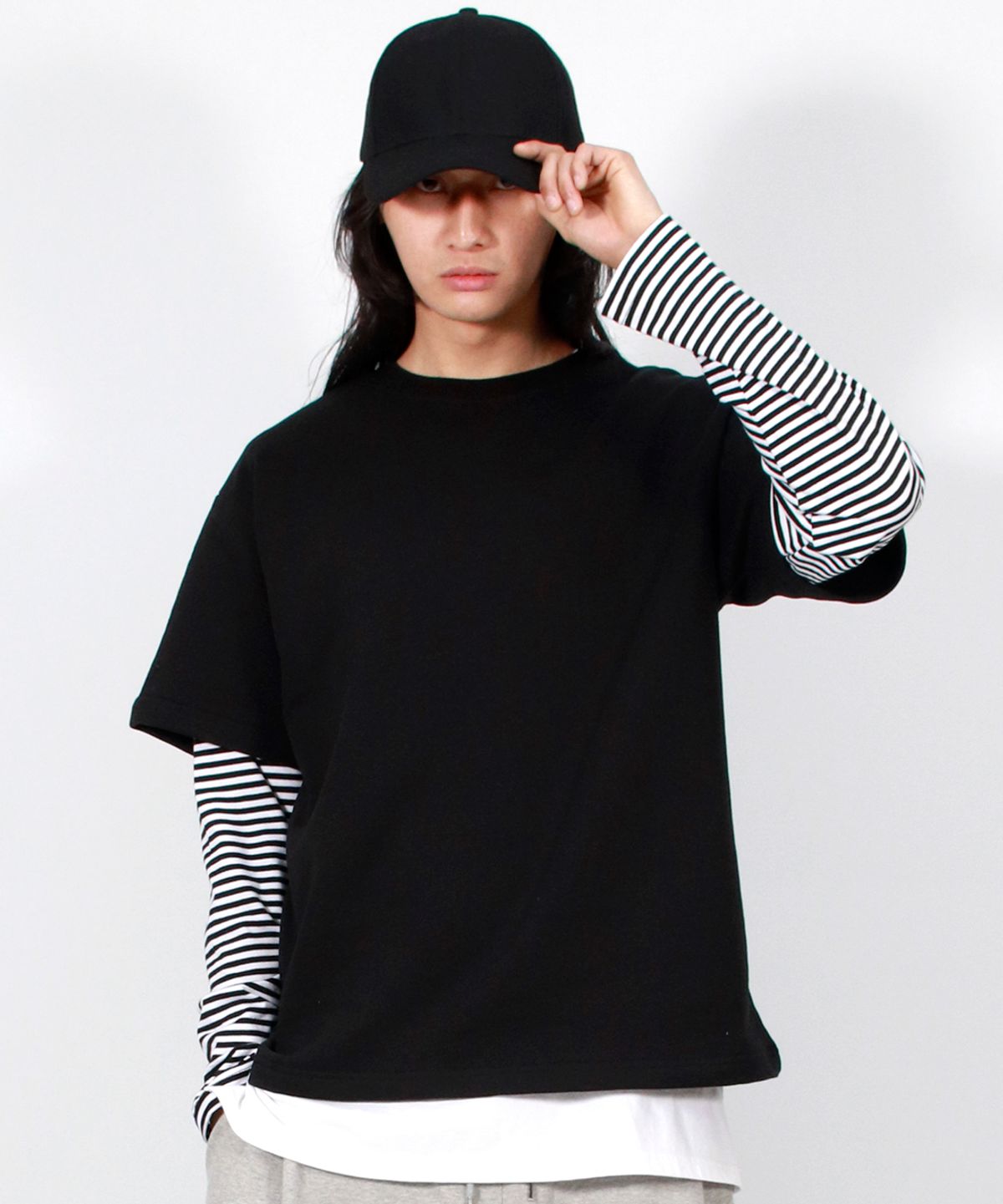 드마크(DEMARC) M LAYERED SLEEVE BOXY FIT CREW NECK T-SHIRT BLACK