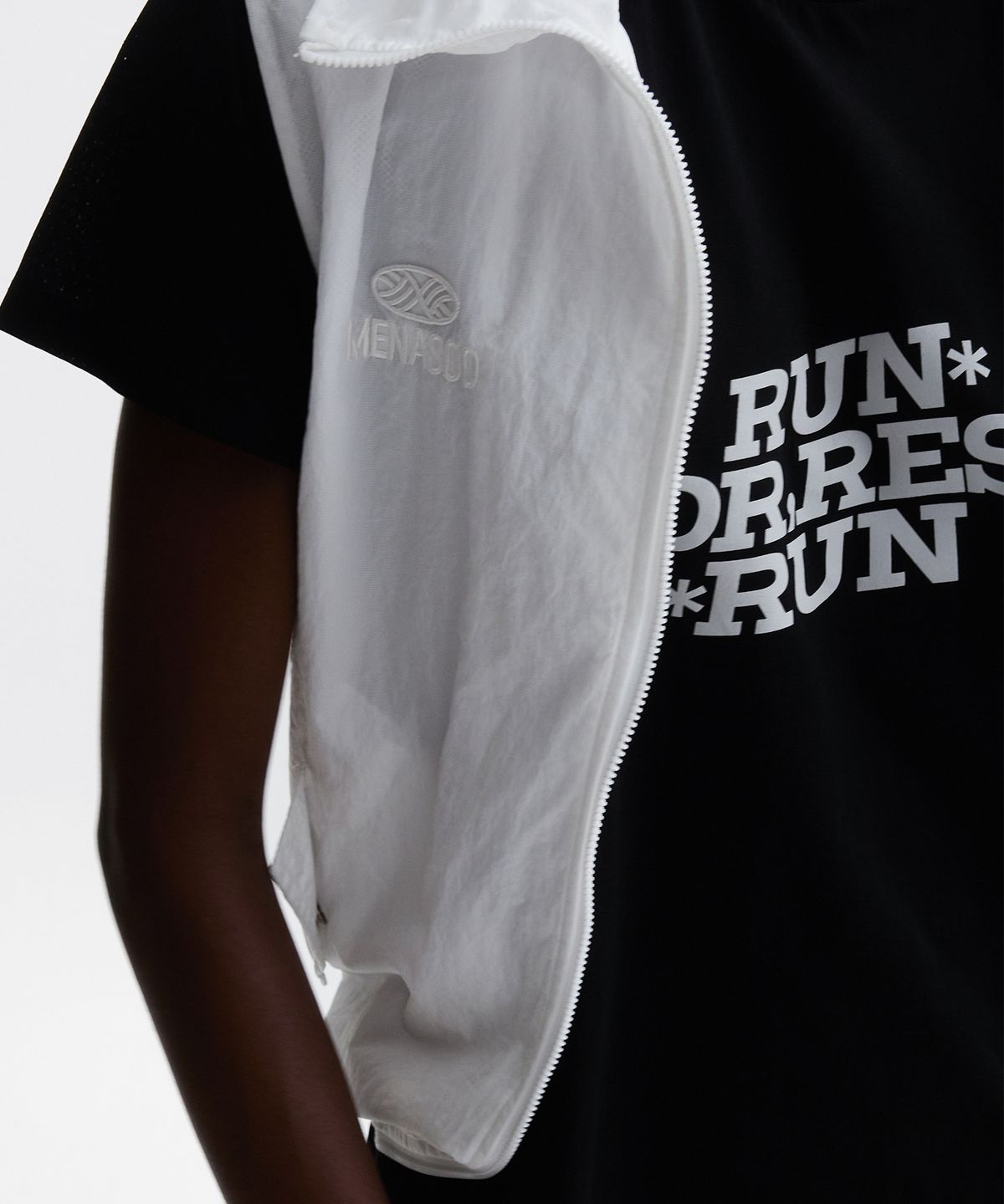 미나수(MENASOO) VENODE Run For Rest Run Active Tshirts_Black (Basic Fit)