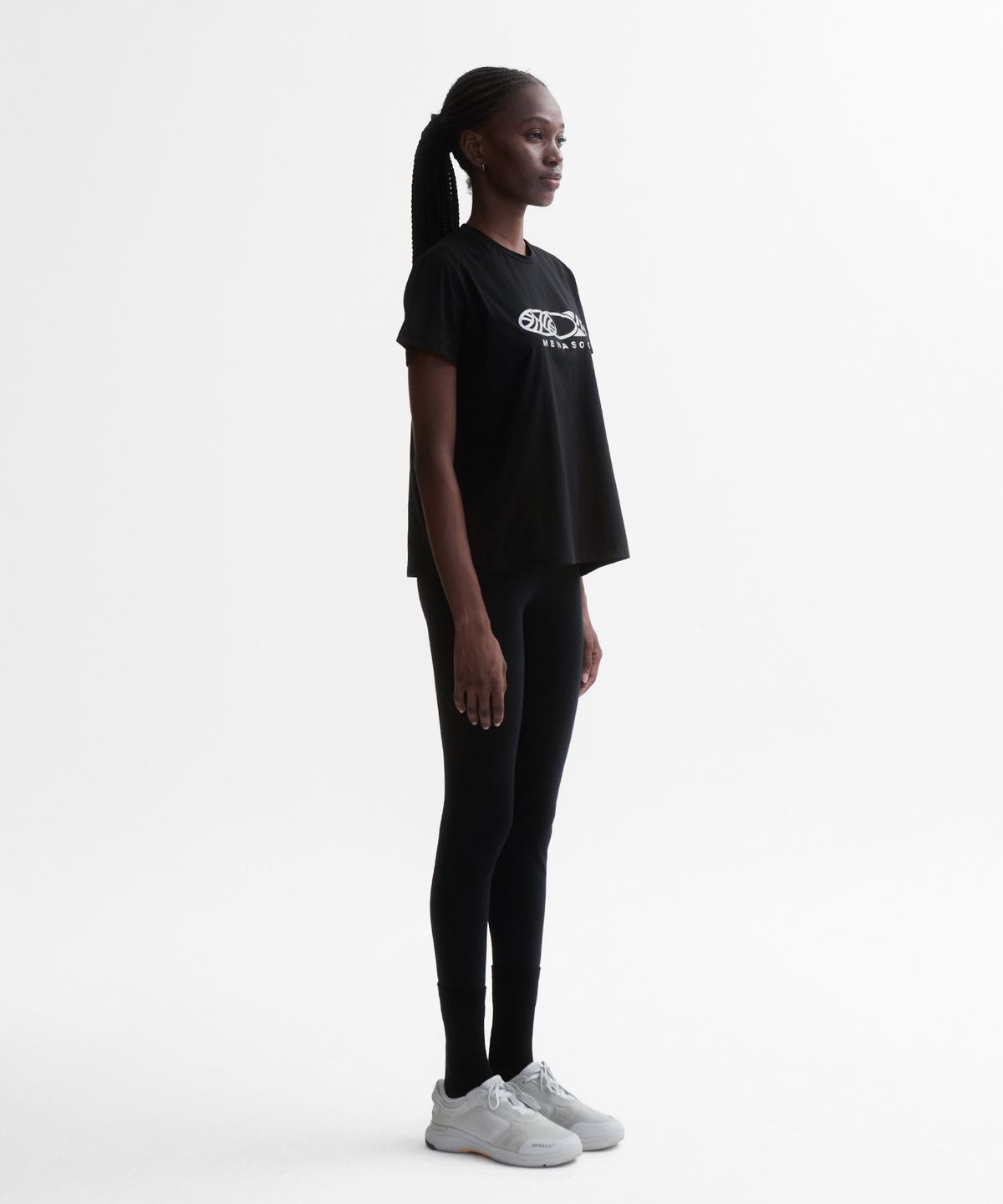 미나수(MENASOO) VENODE Three Track Logo Active Tshirts_Black (Basic Fit)