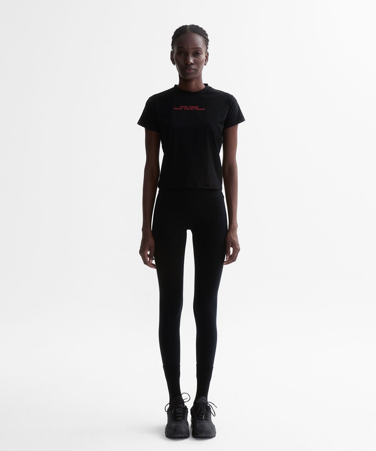미나수(MENASOO) VENODE Runfree Crop Tshirts_Black (Crop Fit)