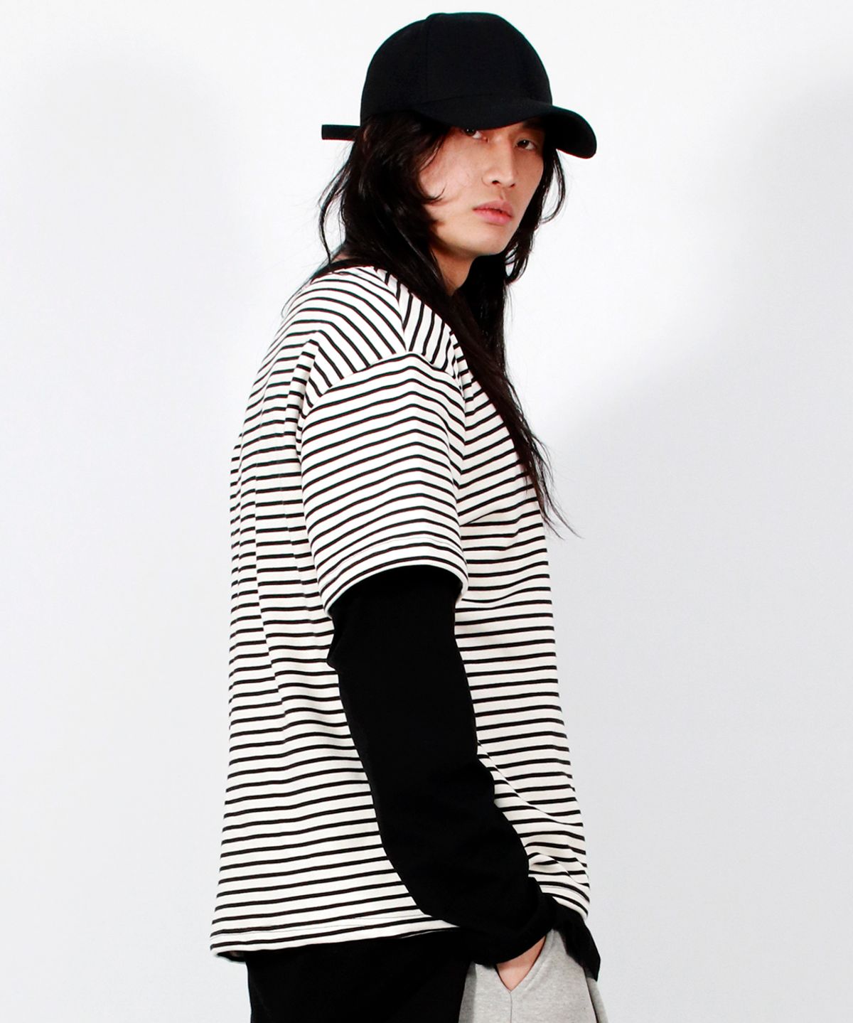 드마크(DEMARC) M LAYERED SLEEVE BOXY FIT CREW NECK T-SHIRT STRIPE-IVORY