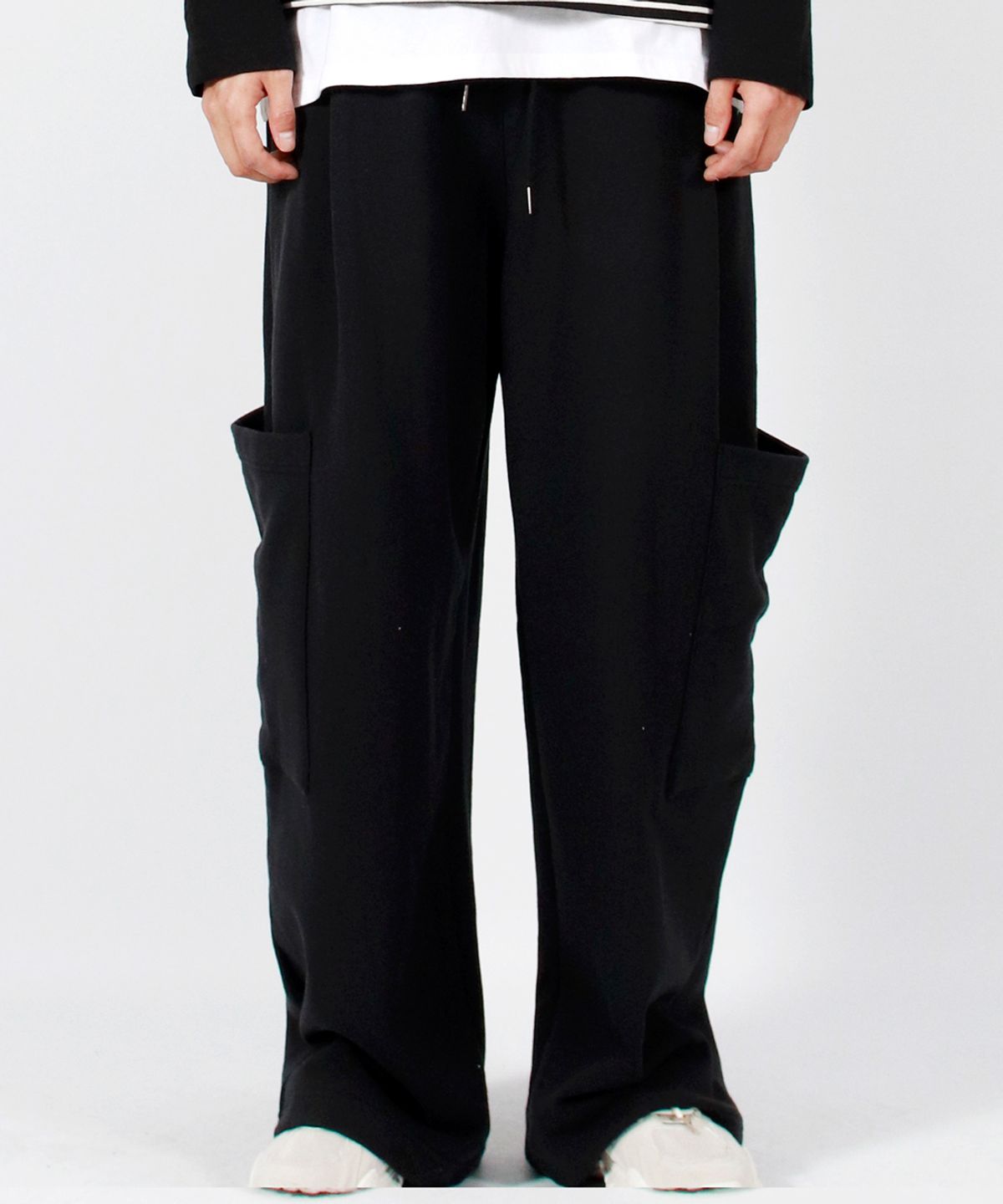 드마크(DEMARC) M SIDE POCKET WIDE ONE-TUCK REAL STREET SWEAT PANTS BLACK