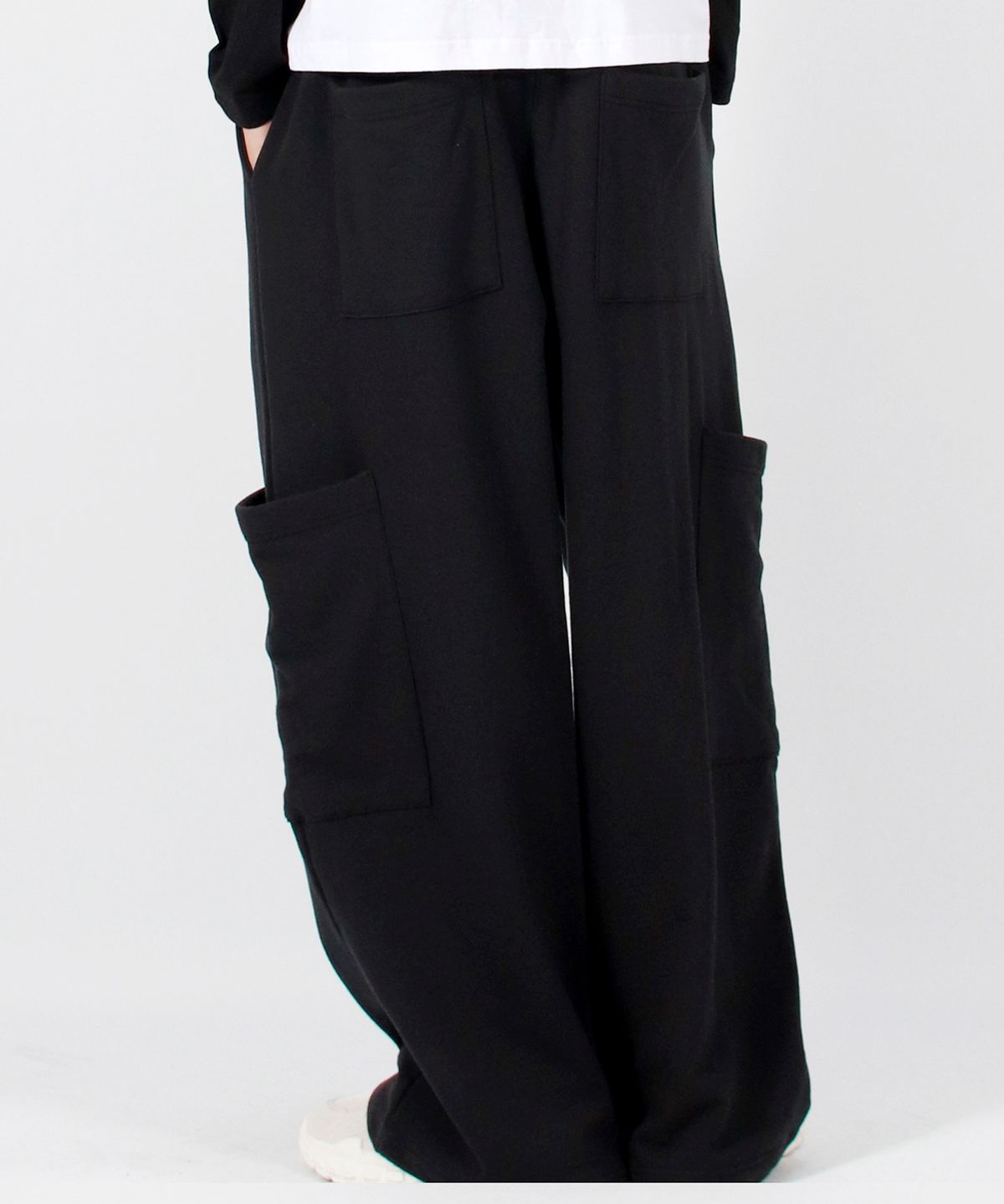드마크(DEMARC) M SIDE POCKET WIDE ONE-TUCK REAL STREET SWEAT PANTS BLACK