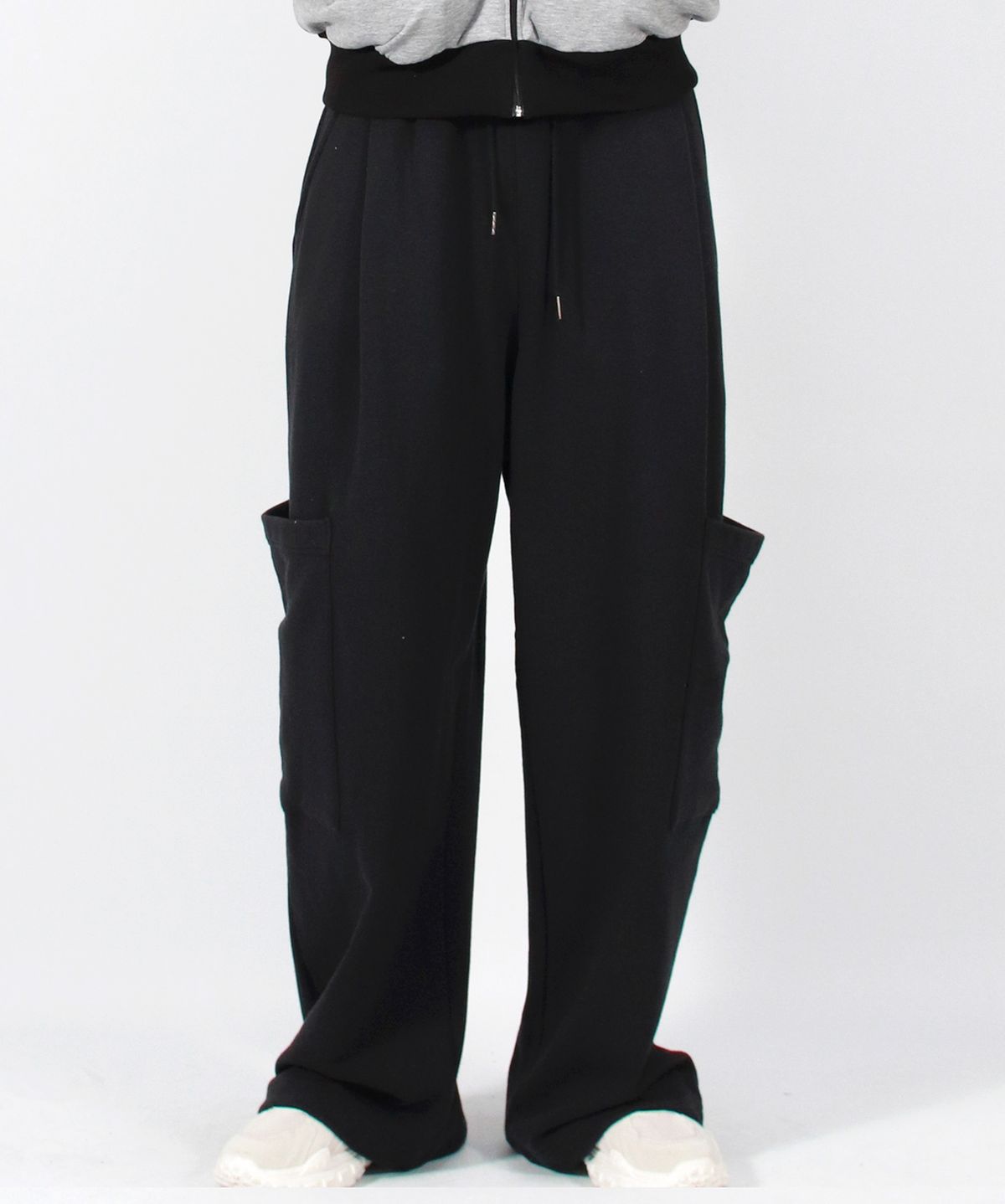 드마크(DEMARC) M SIDE POCKET WIDE ONE-TUCK REAL STREET SWEAT PANTS BLACK