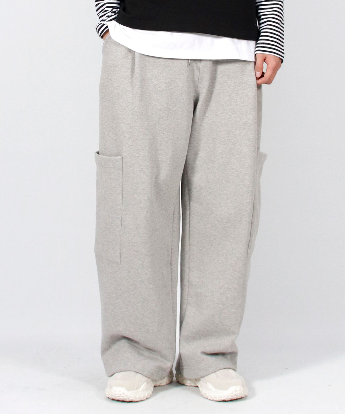 드마크(DEMARC) M SIDE POCKET WIDE ONE-TUCK REAL STREET SWEAT PANTS GREY
