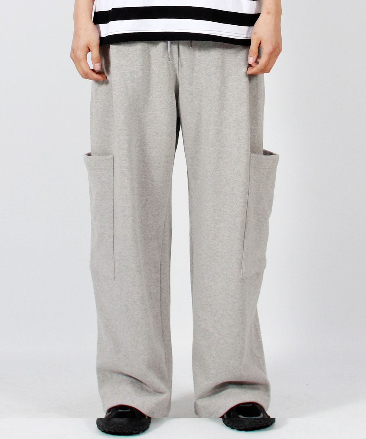 드마크(DEMARC) M SIDE POCKET WIDE ONE-TUCK REAL STREET SWEAT PANTS GREY