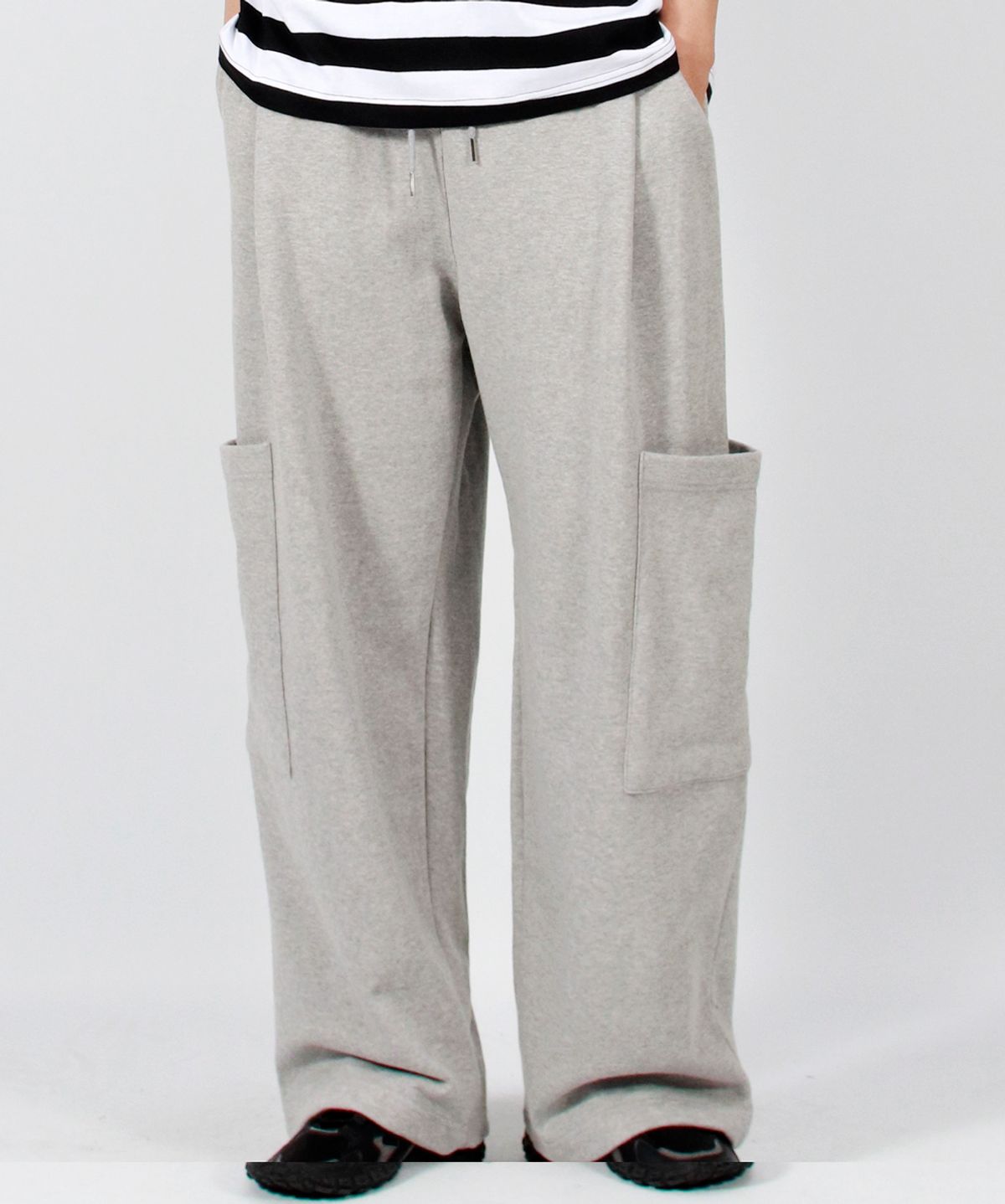 드마크(DEMARC) M SIDE POCKET WIDE ONE-TUCK REAL STREET SWEAT PANTS GREY