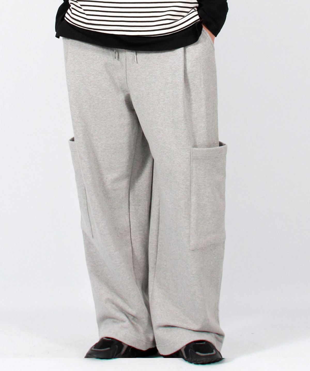드마크(DEMARC) M SIDE POCKET WIDE ONE-TUCK REAL STREET SWEAT PANTS GREY