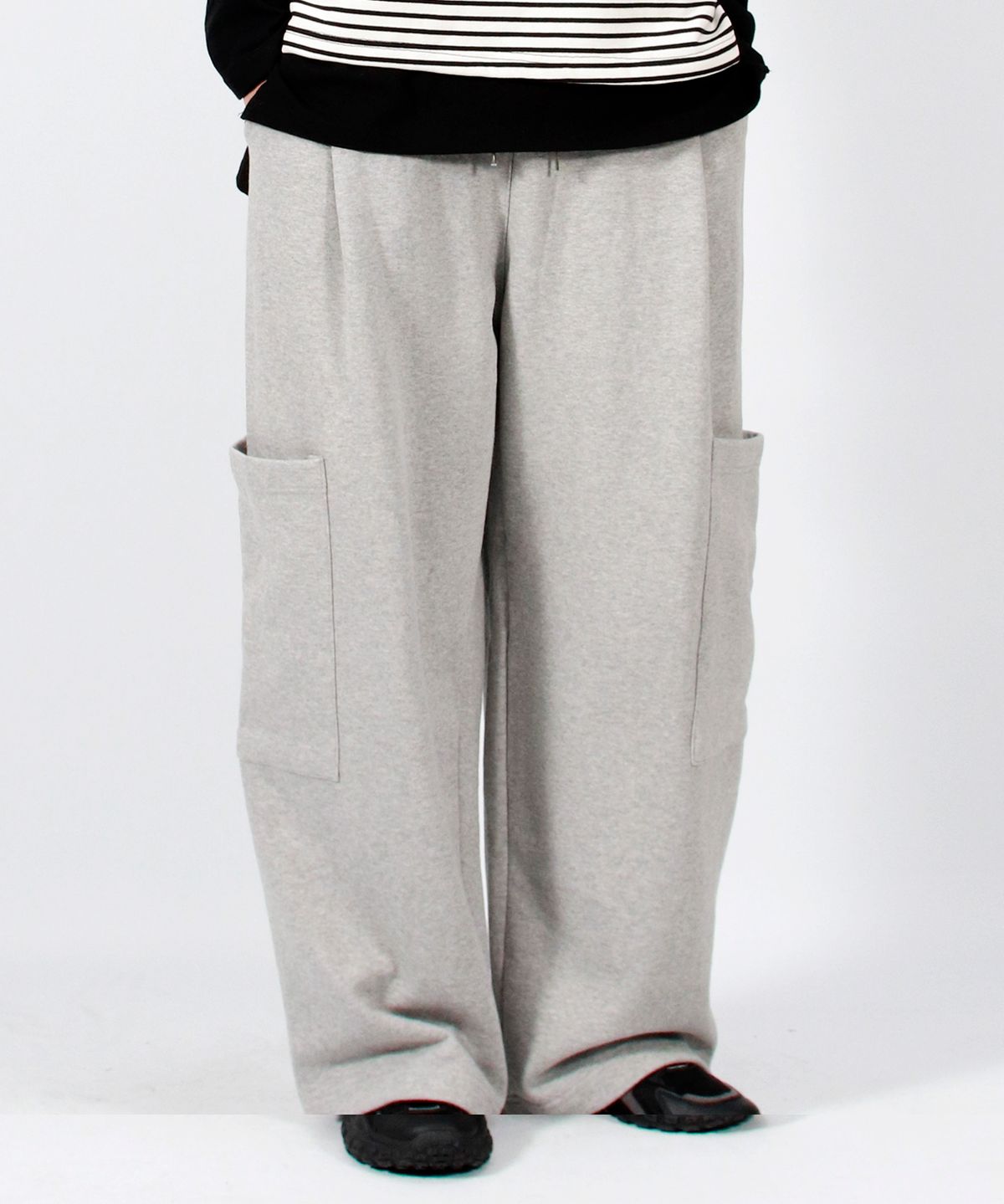 드마크(DEMARC) M SIDE POCKET WIDE ONE-TUCK REAL STREET SWEAT PANTS GREY