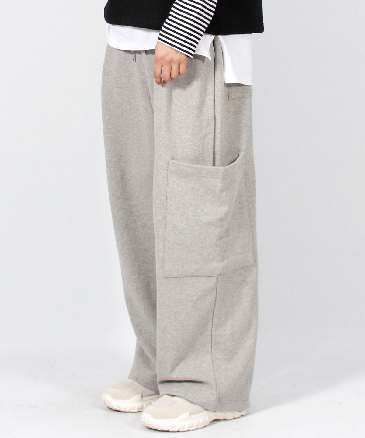드마크(DEMARC) M SIDE POCKET WIDE ONE-TUCK REAL STREET SWEAT PANTS GREY