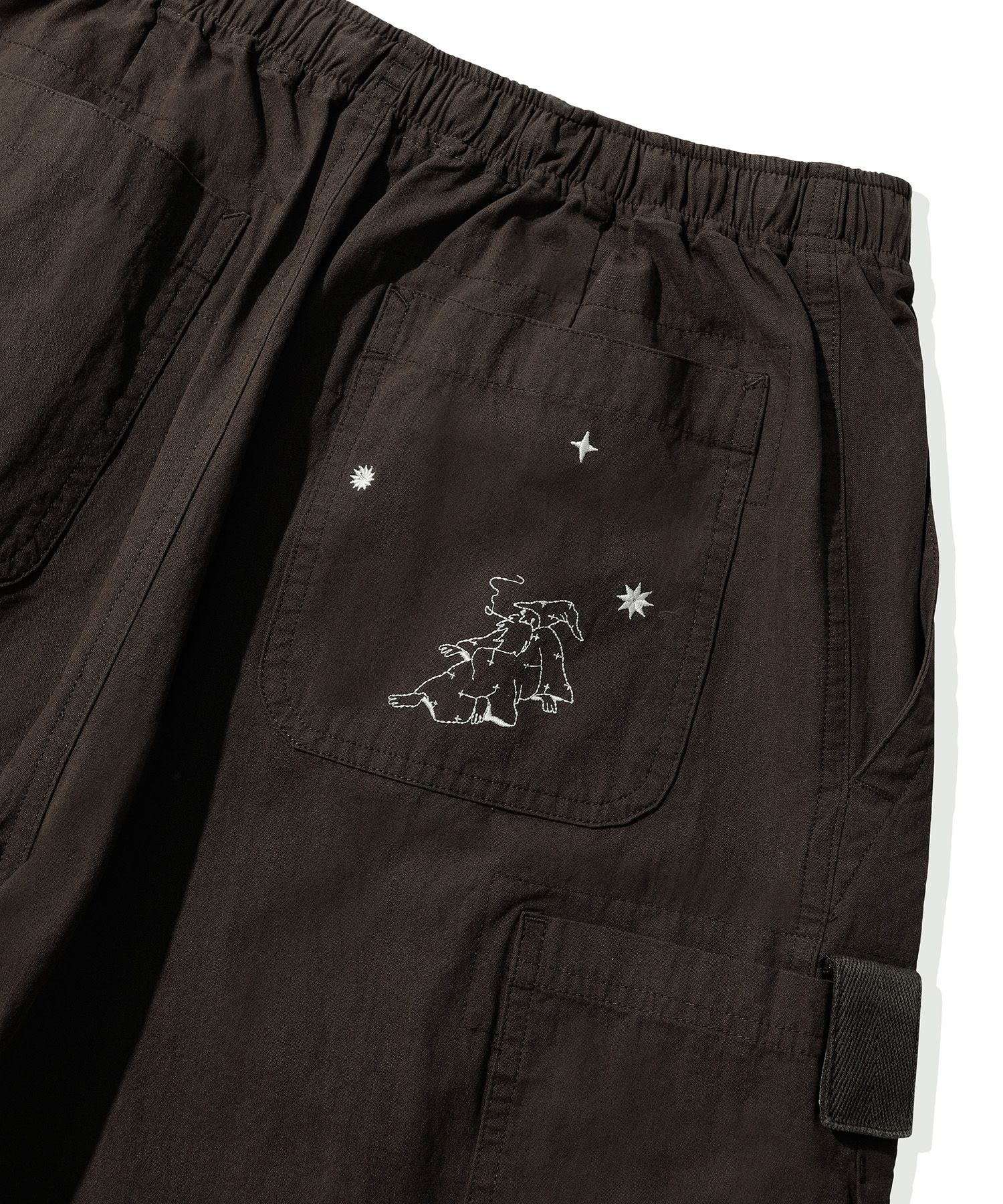 [CODEGRAPHY]★25SS★Washed embroidery artwork cargo pants MUSINSA | Codegraphy Washed embroidery artwork cargo pants_brown