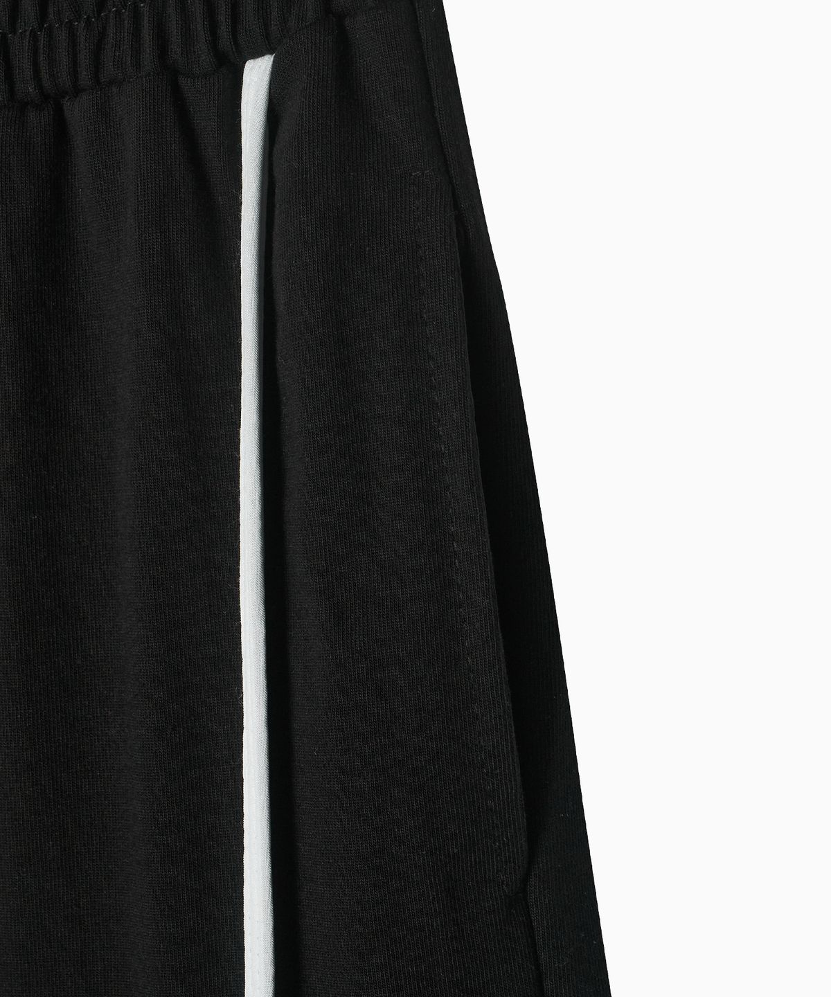 미나수(MENASOO) Line Point Pin Tuck Cotton Pants_Black