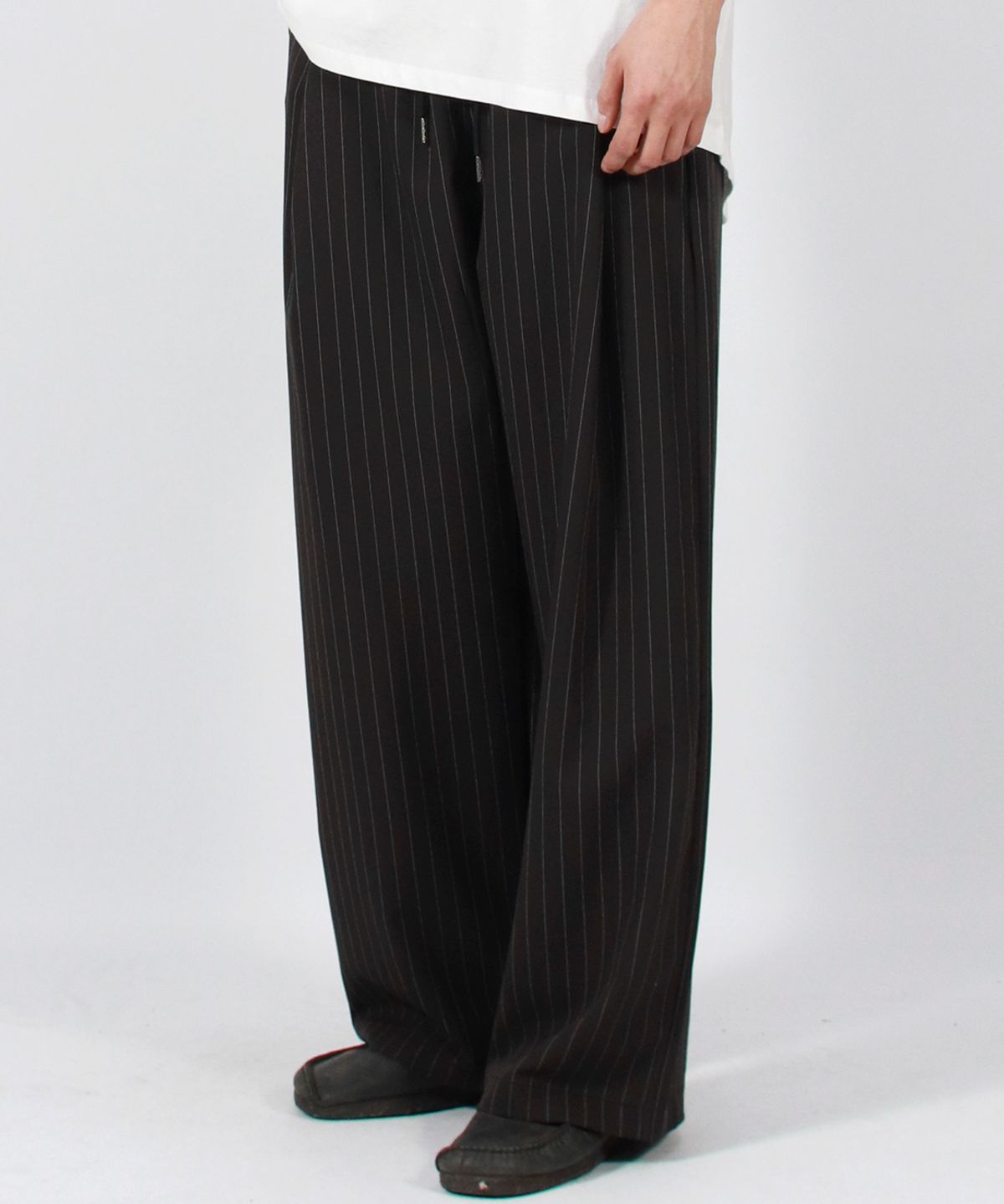 드마크(DEMARC) M SOLID STRIPE WIDE PANTS BLACK