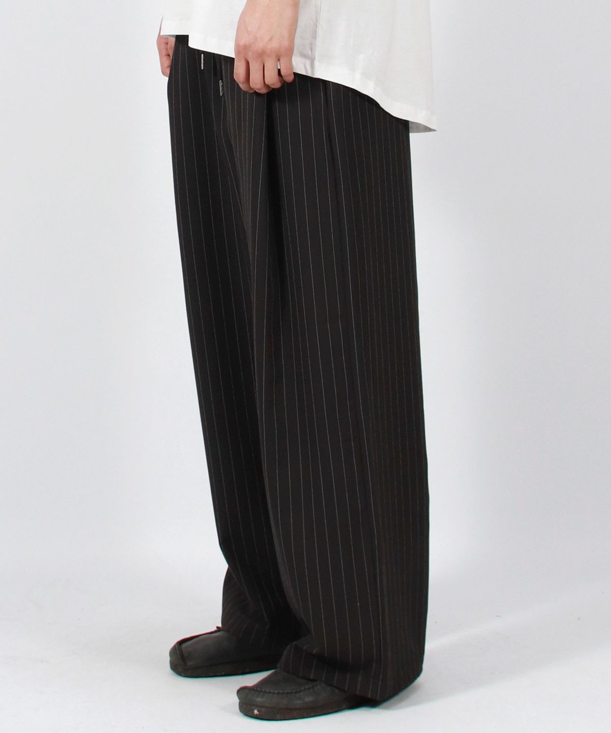 드마크(DEMARC) M SOLID STRIPE WIDE PANTS BLACK