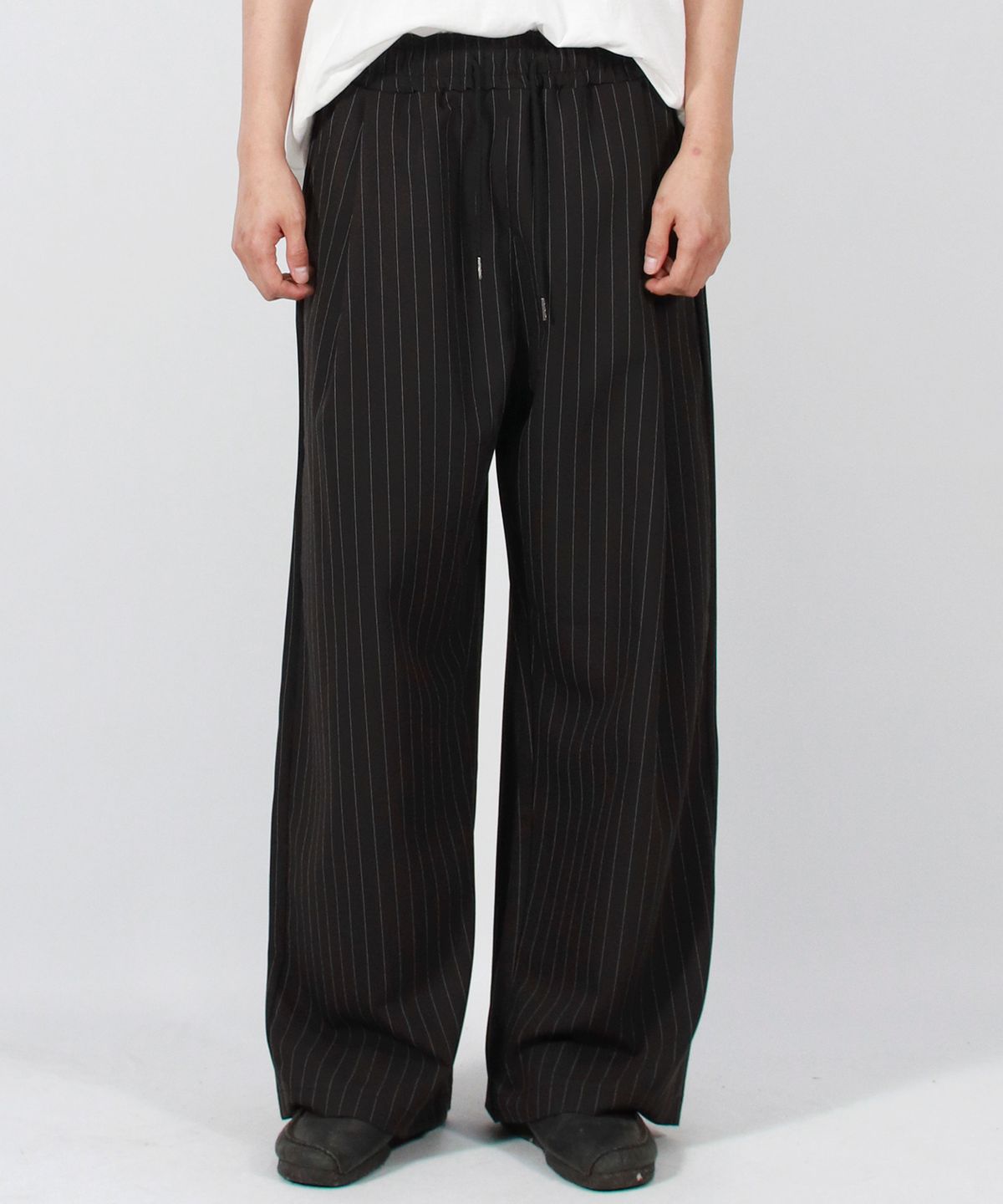 드마크(DEMARC) M SOLID STRIPE WIDE PANTS BLACK